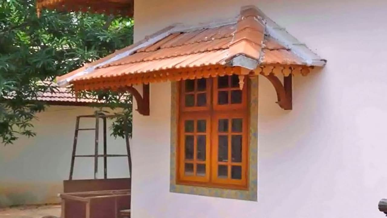 <p>ಕನಸಿನ ಮನೆಯನ್ನು ಖರೀದಿಸುವ ಬಗ್ಗೆ ಯೋಚಿಸುತ್ತಿದ್ದರೆ, ಮೊದಲು ವಾಸ್ತುವಿಗೆ ಸಂಬಂಧಿಸಿದ ಪ್ರಮುಖ ವಿಷಯಗಳನ್ನು ತಿಳಿದುಕೊಳ್ಳಬೇಕು, ಇದರಿಂದ ಯಾವುದೇ ವಾಸ್ತು ದೋಷಗಳಿದ್ದರೆ ಪ್ರಗತಿಗೆ ಅಡ್ಡಿಯಾಗುವುದಿಲ್ಲ. ಮನೆ ಅಥವಾ ಫ್ಲ್ಯಾಟ್ ಖರೀದಿಸುವಾಗ ಯಾವ ಯಾವ ವಾಸ್ತು ಅಂಶಗಳನ್ನು ಗಮನದಲ್ಲಿಟ್ಟುಕೊಳ್ಳಬೇಕು ತಿಳಿಯಿರಿ... </p> <p>ಕನಸಿನ ಮನೆಯನ್ನು ಖರೀದಿಸುವ ಬಗ್ಗೆ ಯೋಚಿಸುತ್ತಿದ್ದರೆ, ಮೊದಲು ವಾಸ್ತುವಿಗೆ ಸಂಬಂಧಿಸಿದ ಪ್ರಮುಖ ವಿಷಯಗಳನ್ನು ತಿಳಿದುಕೊಳ್ಳಬೇಕು, ಇದರಿಂದ ಯಾವುದೇ ವಾಸ್ತು ದೋಷಗಳಿದ್ದರೆ ಪ್ರಗತಿಗೆ ಅಡ್ಡಿಯಾಗುವುದಿಲ್ಲ. ಮನೆ ಅಥವಾ ಫ್ಲ್ಯಾಟ್ ಖರೀದಿಸುವಾಗ ಯಾವ ಯಾವ ವಾಸ್ತು ಅಂಶಗಳನ್ನು ಗಮನದಲ್ಲಿಟ್ಟುಕೊಳ್ಳಬೇಕು ತಿಳಿಯಿರಿ... </p>