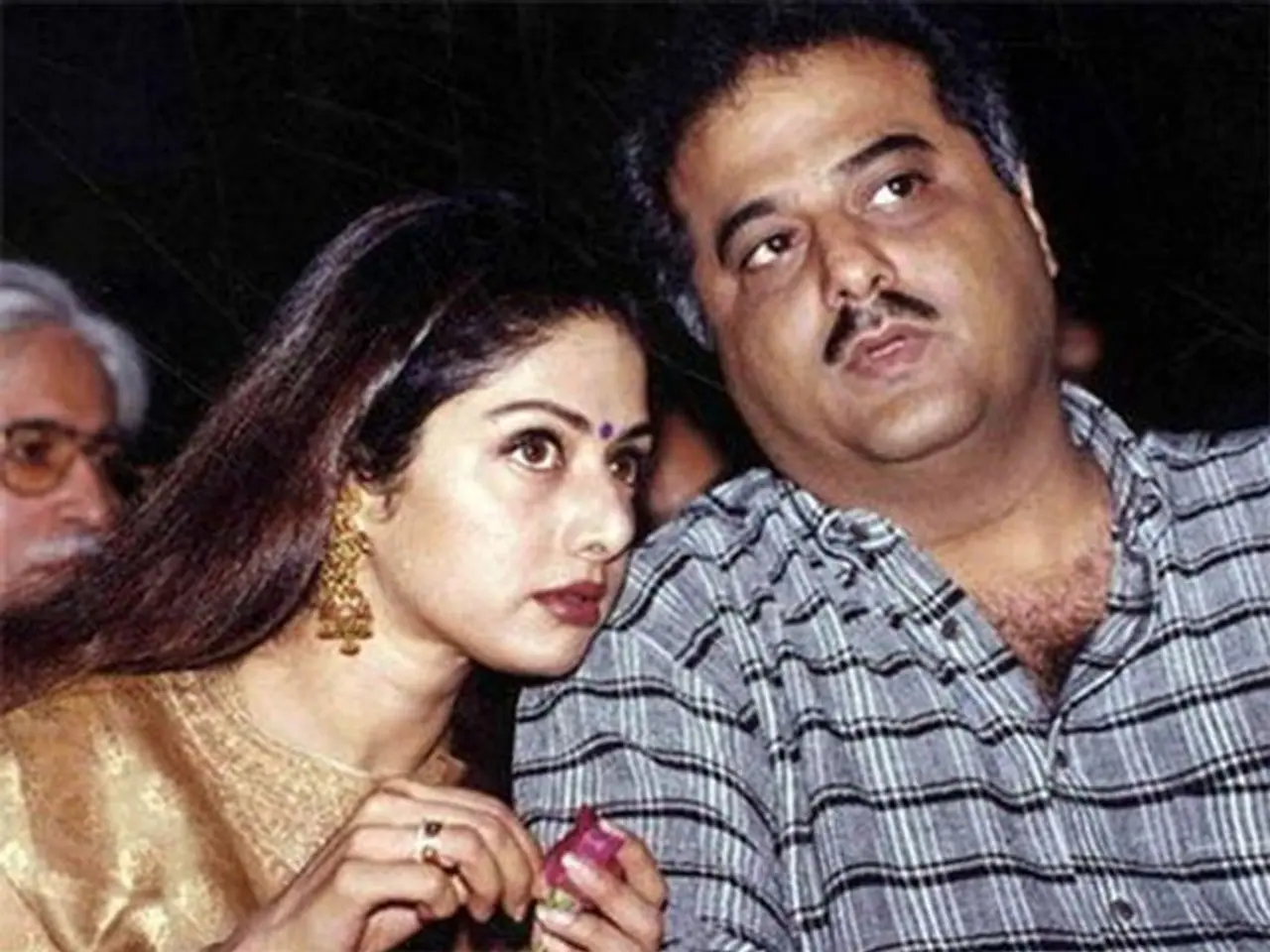 <p>ಬಾಲಿವುಡ್ ನಿರ್ದೇಶಕ ಬೋನಿ ಕಪೂರ್ ಮತ್ತು ಶ್ರೀದೇವಿಯವರ ಲವ್ಲೈಫ್ ಸಿನಿಮಾ ಇಂಡಸ್ಟ್ರಿಯಲ್ಲಿ ಹೆಚ್ಚು ಸುದ್ದಿಯಾದ ಪ್ರೇಮಕಥೆಗಳಲ್ಲಿ ಒಂದಾಗಿದೆ.</p> <p>ಬಾಲಿವುಡ್ ನಿರ್ದೇಶಕ ಬೋನಿ ಕಪೂರ್ ಮತ್ತು ಶ್ರೀದೇವಿಯವರ ಲವ್ಲೈಫ್ ಸಿನಿಮಾ ಇಂಡಸ್ಟ್ರಿಯಲ್ಲಿ ಹೆಚ್ಚು ಸುದ್ದಿಯಾದ ಪ್ರೇಮಕಥೆಗಳಲ್ಲಿ ಒಂದಾಗಿದೆ.</p>