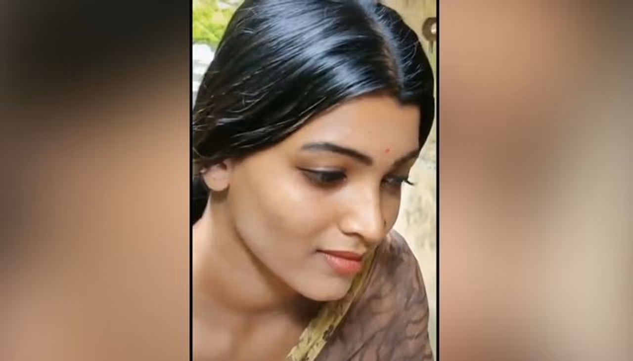 <p>ಅಮ್ಮುಜ್‌ ಅಮೃತಾ ಹೆಸರಿನ ಐಶ್ವರ್ಯಾ ರೈ ಹೋಲುವ ಚೆಲುವೆಗೆ ನೆಟ್ಟಿಗರು ಫಿದಾ.</p>