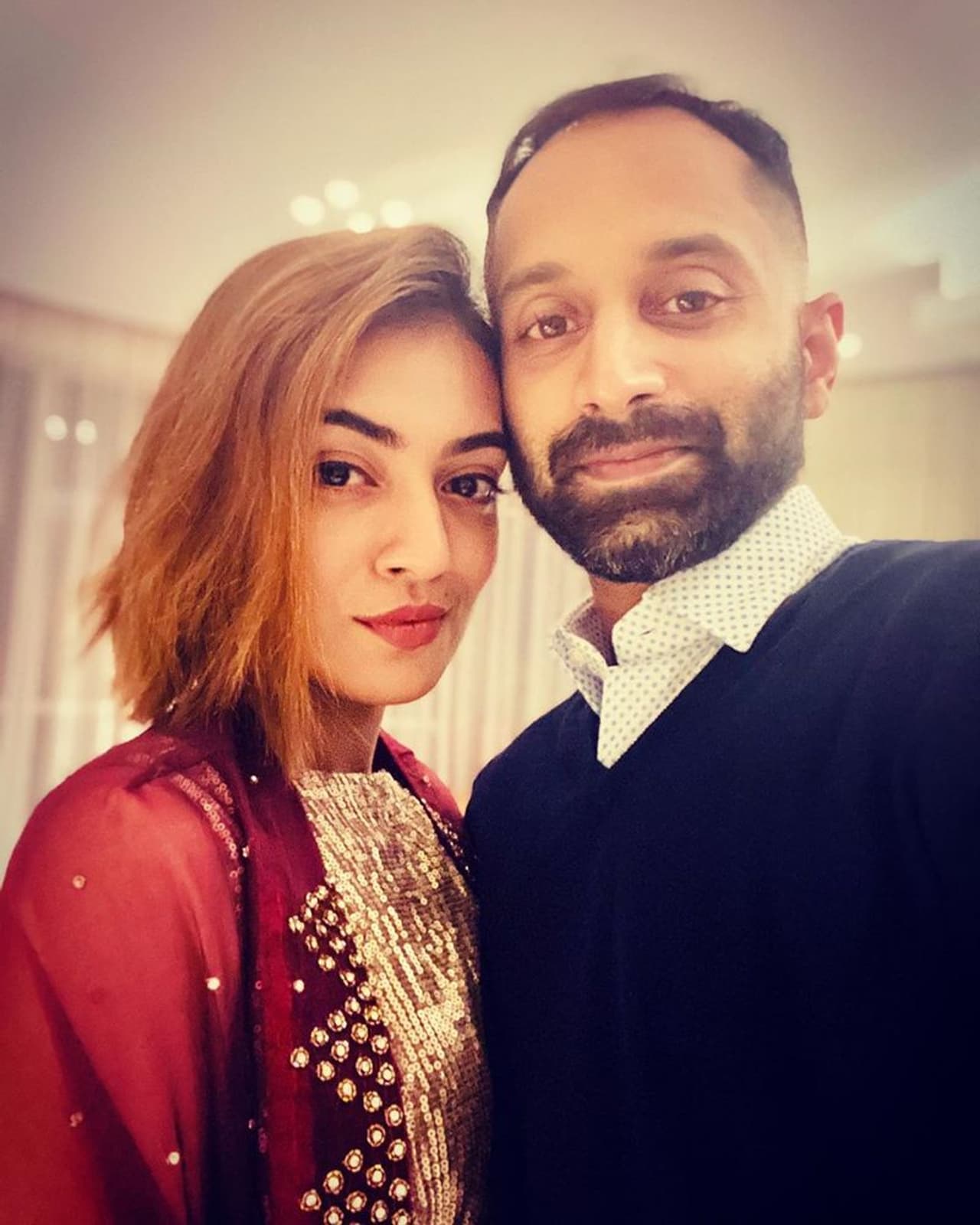 <p>'ಬೆಂಗಳೂರ್ ಡೇಸ್' ಸಿನಿಮಾ ಖ್ಯಾತಿಯ ಮಲಯಾಳಂ ನಟ ಫಹಾದ್ ಫಾಸಿಲ್ 38ನೇ ವರ್ಷದ ಹುಟ್ಟುಹಬ್ಬ ಆಚರಿಸುತ್ತಿದ್ದು, ನಟಿ, ಪತ್ನಿ ನಸ್ರಿಯಾ ನಾಝಿಮ್ ಬ್ಯೂಟಿಫುಲ್ ವಿಶ್ ಮಾಡಿದ್ದಾರೆ.</p>