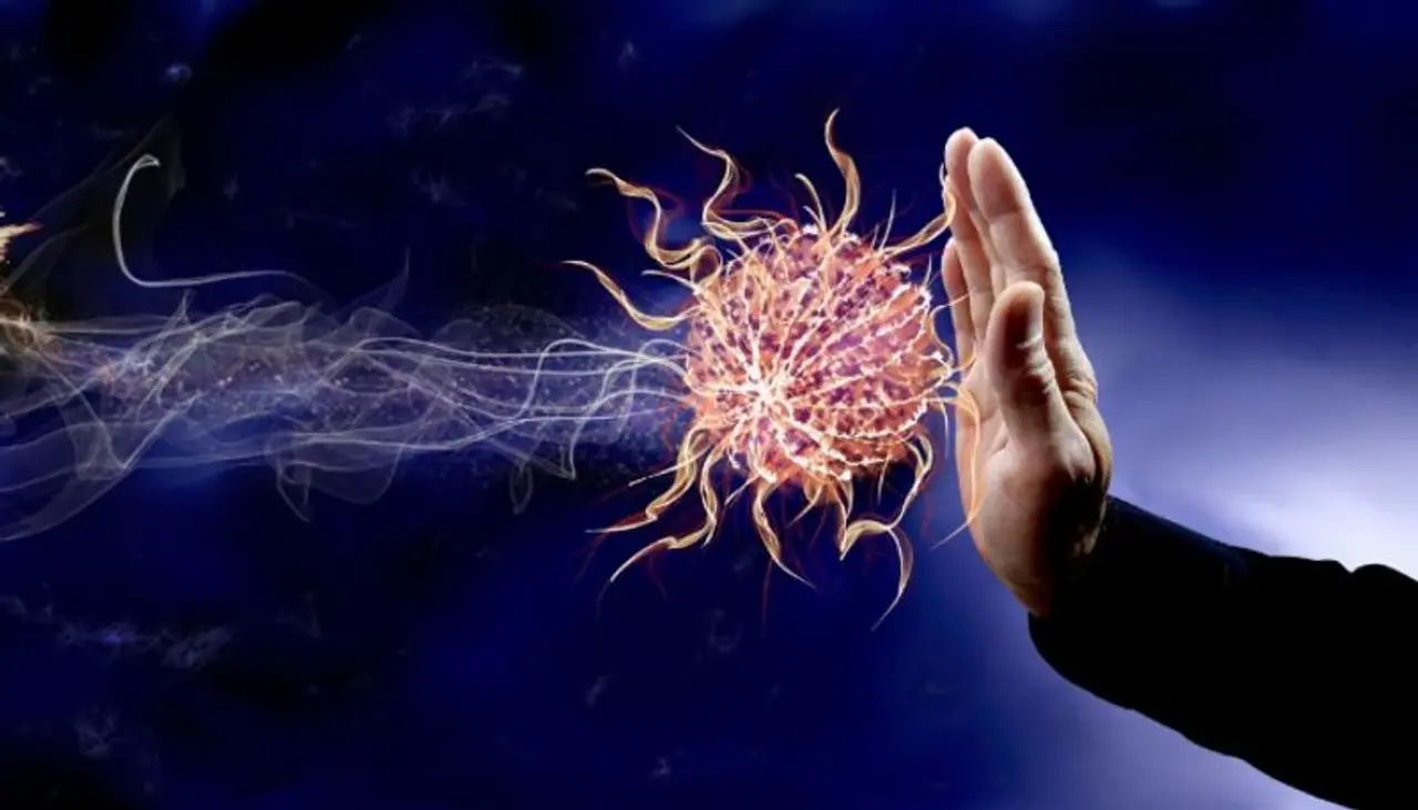 <p>മഞ്ഞളിൽ അടങ്ങിയിരിക്കുന്ന കുര്‍കുമിന്‍ പ്രതിരോധശേഷി&nbsp;വർദ്ധിപ്പിക്കാൻ സഹായിക്കുന്ന ഘടകമാണ്. ദിവസവും മഞ്ഞൾ വെള്ളം കുടിക്കുന്നത് ശരീരത്തിൽ അടങ്ങിയിരിക്കുന്ന മാലിന്യം നീക്കം ചെയ്യാനും ഉപാപചയപ്രവർത്തനം മെച്ചപ്പെടുത്താനും ഇത് സഹായിക്കുന്നു.</p>