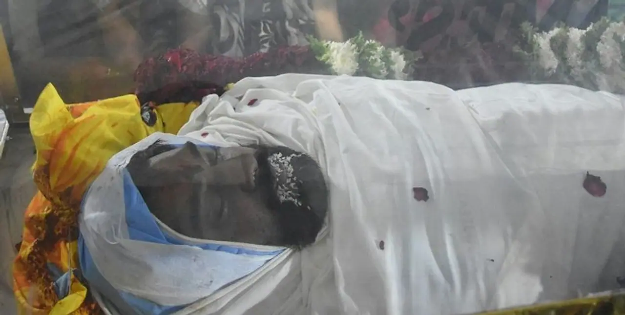 <p>ಸದ್ಯ ಚಿರು ಕನ್ನಡಿಗರ ಮನದಲ್ಲಿ ಚಿರಂಜೀವಿಯಾಗಿದ್ದಾರೆ.</p>