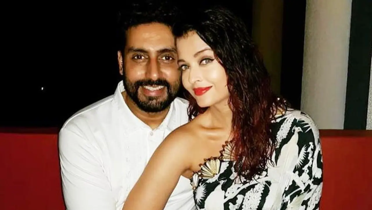 <p>ಅಭಿಷೇಕ್ ಹಾಗೂ ಐಶ್ವರ್ಯಾ ಬಾಲಿವುಡ್ನ ಪವರ್ ಫುಲ್ ಹಾಗೂ ಫೇಮಸ್ ಕಪಲ್. </p> <p>ಅಭಿಷೇಕ್ ಹಾಗೂ ಐಶ್ವರ್ಯಾ ಬಾಲಿವುಡ್ನ ಪವರ್ ಫುಲ್ ಹಾಗೂ ಫೇಮಸ್ ಕಪಲ್. </p>