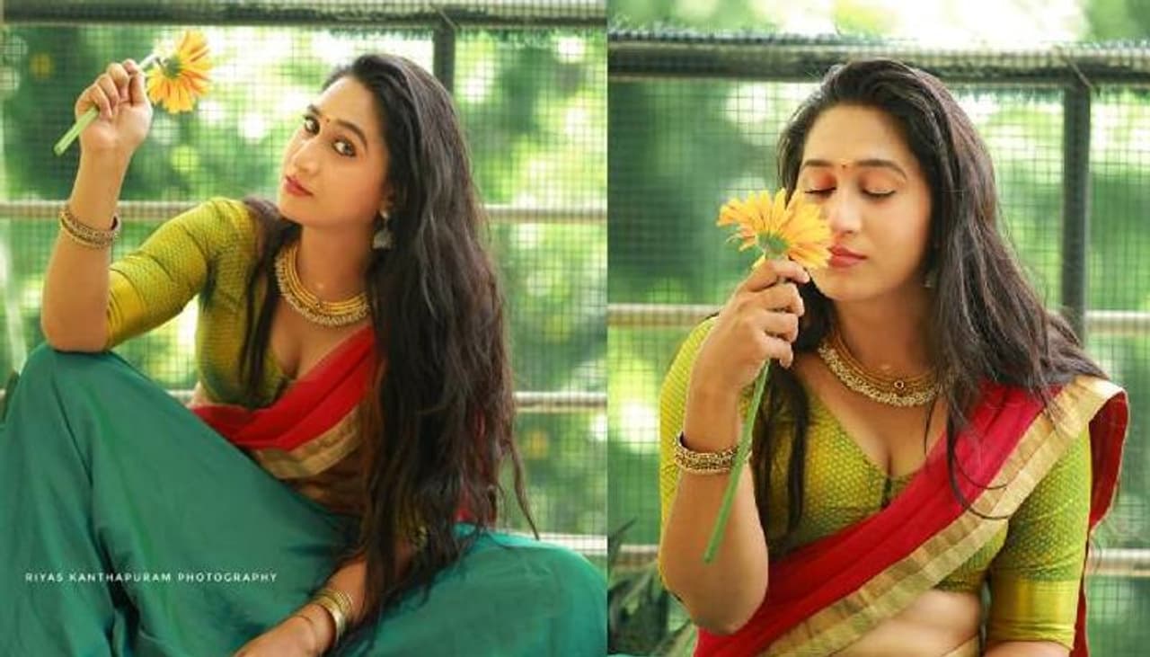 <p>ചുവപ്പും പച്ചയും നിറത്തിലുള്ള ദാവണിയില്‍ അതിമനോഹരിയായിരിക്കുകയാണ് അഞ്ജലി അമീർ.&nbsp;<br />&nbsp;</p>