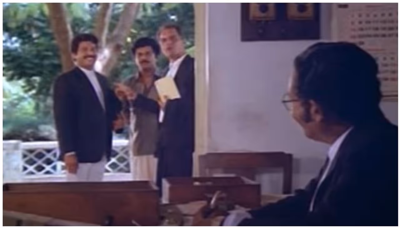 <p><strong>വിചാരണ ചെയ്യപ്പെടുന്ന സേതുമാധവന്‍</strong></p><p>&nbsp;</p><p>ജീവിതത്തിന്റെ വാദപ്രതിവാദങ്ങള്‍ക്കിടയില്‍ പെട്ട് പരാജയപ്പെട്ടയാളാണ് കിരിടീത്തിലെ സേതുമാധവന്‍. പക്ഷേ, വിചാരണയിലെ സേതുമാധവന്‍ എന്ന വക്കീല്‍ മമ്മൂട്ടിയുടെ നായകവേഷമാണ്. തന്റെ അളിയന്‍ ഉള്‍പ്പെട്ട ഒരു കൊലപാതക കേസ് ഏറ്റെടുക്കേണ്ടി വന്ന ഒരു വക്കീലിന്റെ സ്വകാര്യജീവിത്തിലേയും പ്രൊഫഷണല്‍ ജീവിതത്തിലേയും സംഘര്‍ഷങ്ങളാണ് മമ്മൂട്ടി ചെയ്‍തത. 1988ല്‍ ലോഹിതദാസിന്റെ തിരക്കഥയില്‍ സിബി മലയിലാണ് ചിത്രം സംവിധാനം ചെയ്‍തത്.</p>