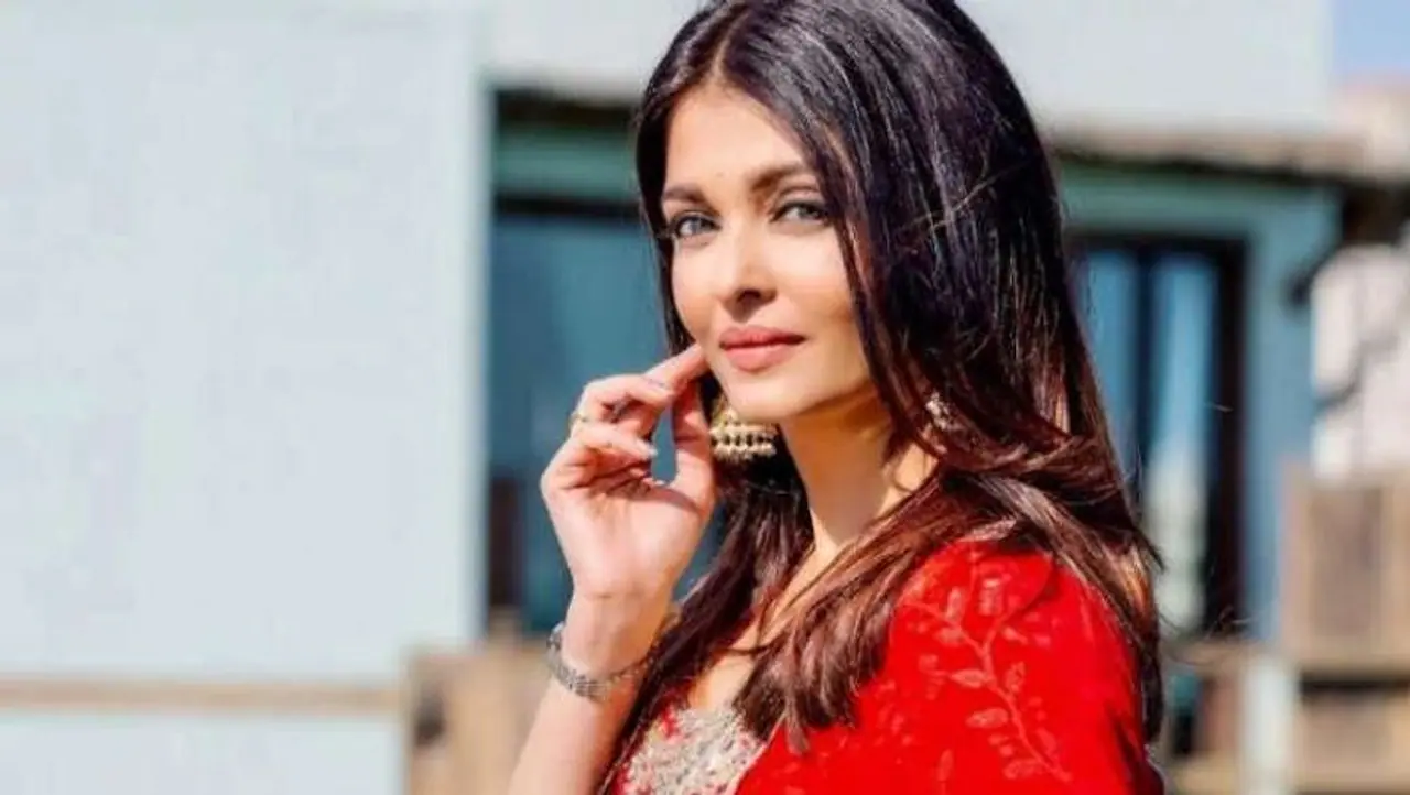<p>According to Aishwarya, the first step for clear and glowing skin is hydration</p> <p>According to Aishwarya, the first step for clear and glowing skin is hydration</p>