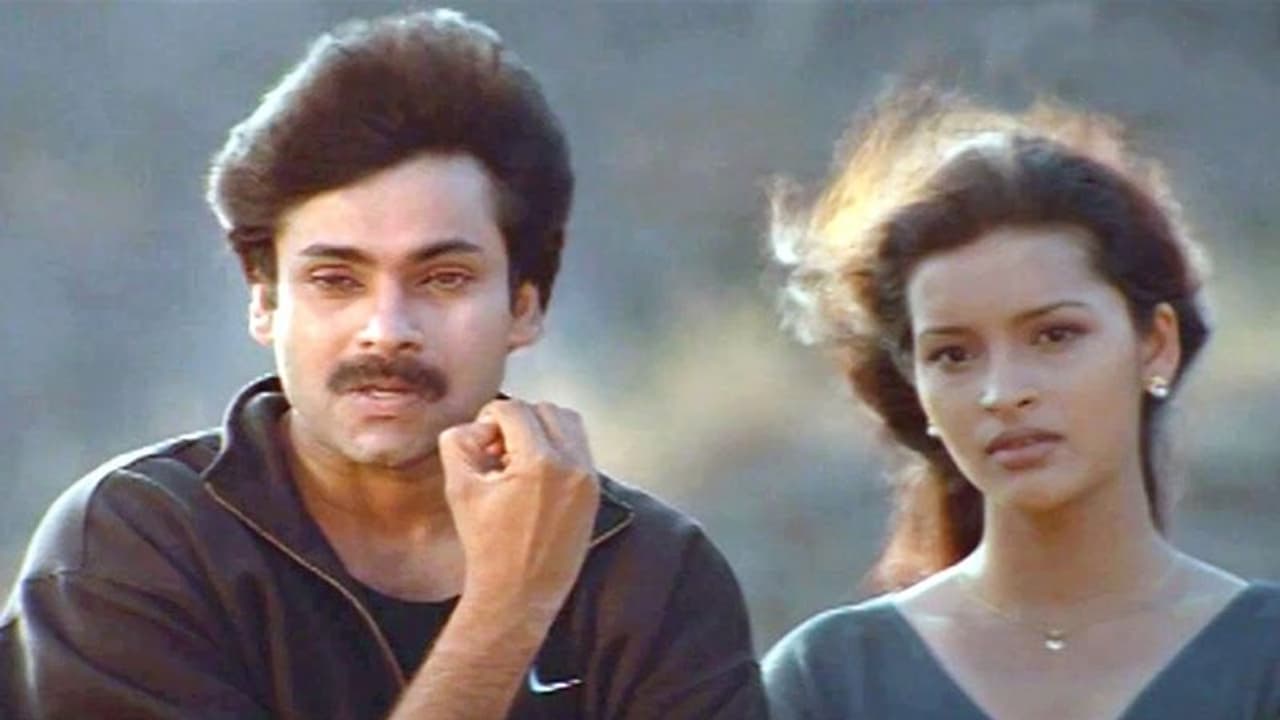 <p style="text align: justify;">పవర్ స్టార్ పవన్ కళ్యాణ్ హీరోగా తెరకెక్కిన బద్రి సినిమాతో వెండితెరకు పరిచయం అయిన అందాల భామ రేణు దేశాయ్. ఈ సినిమా సమయంలో పవన్ రేణూల మధ్య స్నేహం బలపడి ప్రేమగా మారింది. చాలా కాలంగా పాటు సహజీవనం చేసిన వీరు తరువాత పెళ్లి చేసుకున్నారు.</p> <p style="text align: justify;">పవర్ స్టార్ పవన్ కళ్యాణ్ హీరోగా తెరకెక్కిన బద్రి సినిమాతో వెండితెరకు పరిచయం అయిన అందాల భామ రేణు దేశాయ్. ఈ సినిమా సమయంలో పవన్ రేణూల మధ్య స్నేహం బలపడి ప్రేమగా మారింది. చాలా కాలంగా పాటు సహజీవనం చేసిన వీరు తరువాత పెళ్లి చేసుకున్నారు.</p>