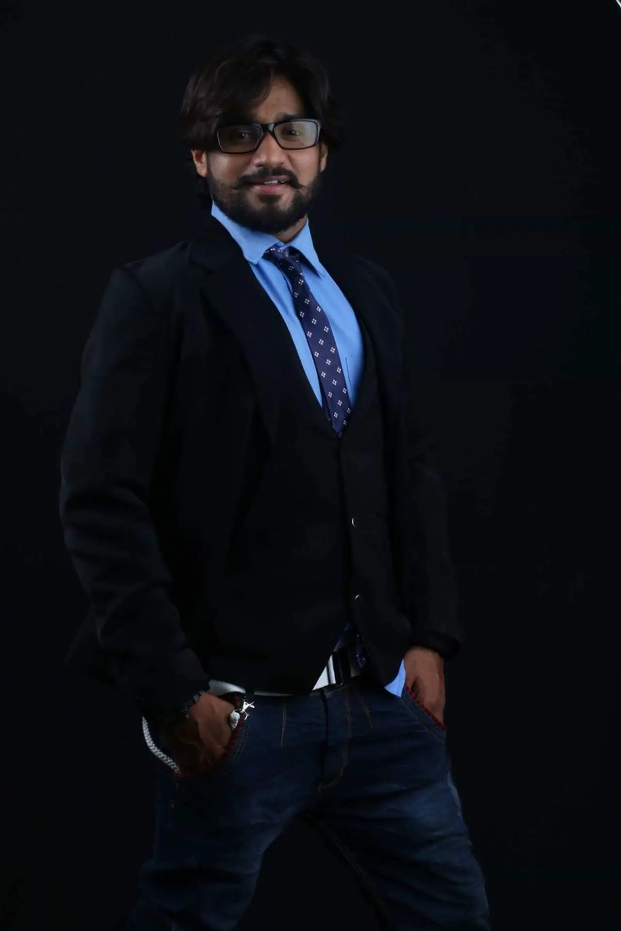 <p>ಕಳೆದ ಒಂದೂವರೆ ವರ್ಷದಿಂದ ನೆಲಮಂಗಲ ಟೌನ್ ನಲ್ಲಿ ವಾಸವಿದ್ದ ನಟ ಪ್ರಶಾಂತ್ ವಾಸವಿದ್ದರು.</p> <p>ಕಳೆದ ಒಂದೂವರೆ ವರ್ಷದಿಂದ ನೆಲಮಂಗಲ ಟೌನ್ ನಲ್ಲಿ ವಾಸವಿದ್ದ ನಟ ಪ್ರಶಾಂತ್ ವಾಸವಿದ್ದರು.</p>