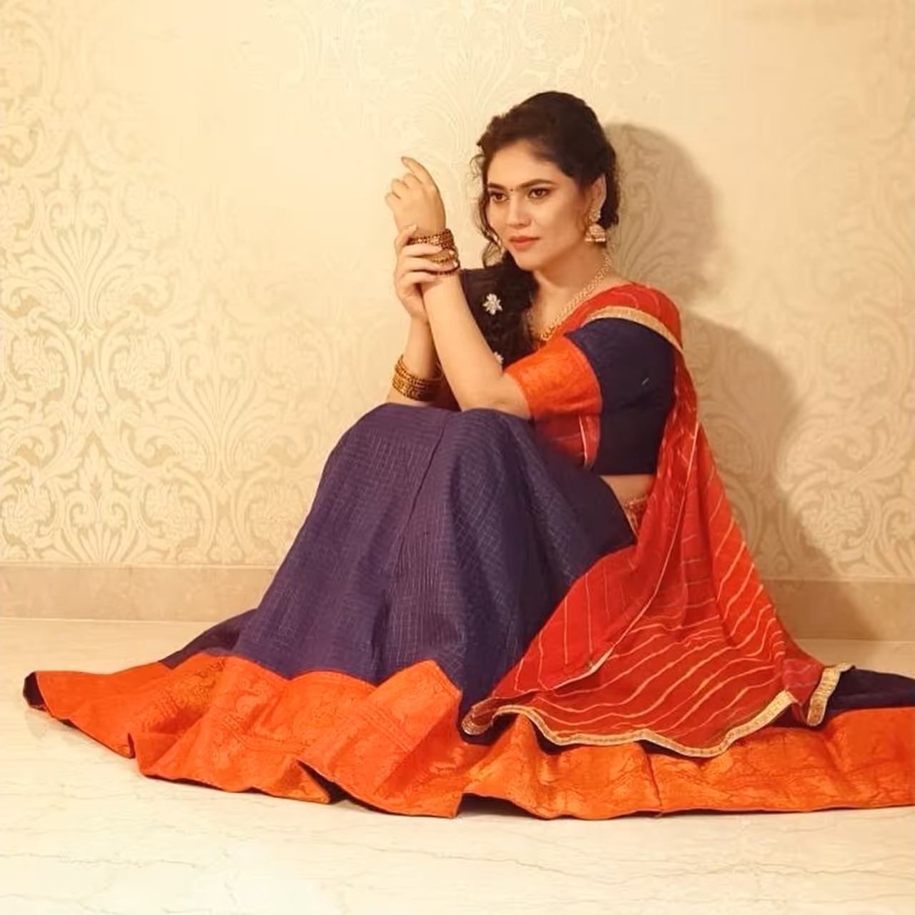 <p>செல்வராகவன் இயக்கத்தில் தனுஷ் நடித்த "துள்ளுவதோ இளமை" படம் மூலம் தமிழ் சினிமாவில் அறிமுகமானவர் ஷெரின். முதல் படத்திலேயே ரசிகர்களின் மனதை கவர்ந்த ஷெரின், அதற்கு அடுத்து ஸ்டூடண்ட் நம்பர் ஒன், விசில் போன்ற படங்களில் நடித்தார். </p> <p>செல்வராகவன் இயக்கத்தில் தனுஷ் நடித்த "துள்ளுவதோ இளமை" படம் மூலம் தமிழ் சினிமாவில் அறிமுகமானவர் ஷெரின். முதல் படத்திலேயே ரசிகர்களின் மனதை கவர்ந்த ஷெரின், அதற்கு அடுத்து ஸ்டூடண்ட் நம்பர் ஒன், விசில் போன்ற படங்களில் நடித்தார். </p>