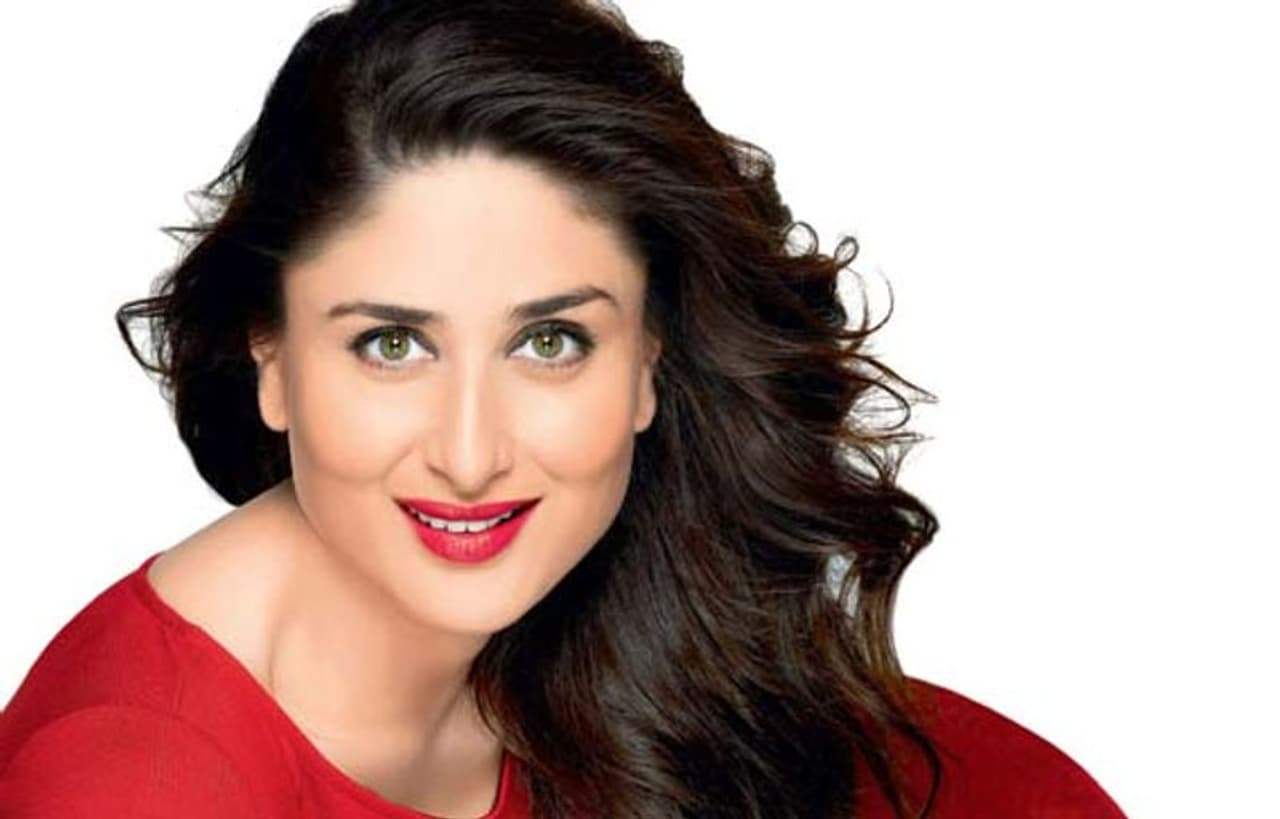 <p>Kareena Kapoor Khan is one of the divas of tinsel town, whose natural beauty has always allured her fans.</p><p> </p> <p>Kareena Kapoor Khan is one of the divas of tinsel town, whose natural beauty has always allured her fans.</p><p> </p>
