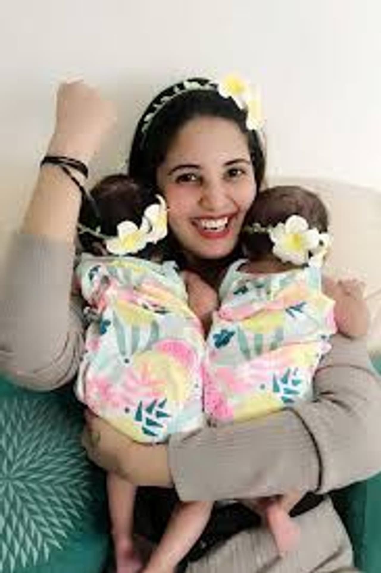 <p>சாண்ட்ரா எமி சீரியல் நடிகை இவங்க ப்ரஜின் என்பவரை அவர் ஒரு வி . ஜே ஆக பணிபுரிகிறார் இவங்க இரண்டு பெருக்கும் மார்ச் 25 2019இல் இரடை குழந்தை பிறந்தன </p> <p>சாண்ட்ரா எமி சீரியல் நடிகை இவங்க ப்ரஜின் என்பவரை அவர் ஒரு வி . ஜே ஆக பணிபுரிகிறார் இவங்க இரண்டு பெருக்கும் மார்ச் 25 2019இல் இரடை குழந்தை பிறந்தன </p>