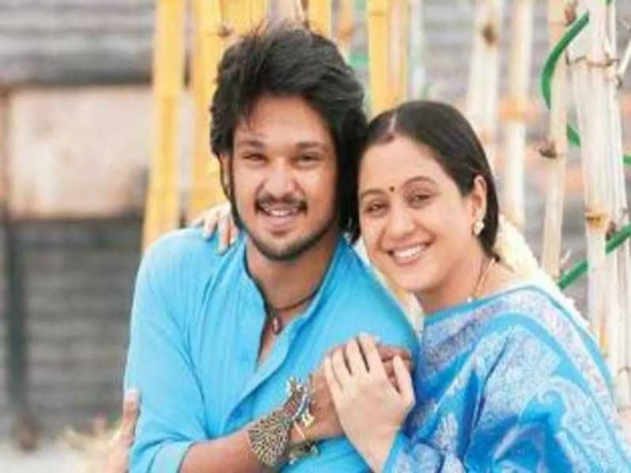 <p>“பாய்ஸ்”,“காதலில் விழுந்தேன்” “தமிழுக்கு எண் ஒன்றை அழுத்தவும்”,“மாசிலாமணி”, “நான் ராஜவாகப் போகிறேன்”, “வல்லினம்” ஆகிய படங்களில் நடித்தவர் நகுல். பிரபல நடிகை தேவயானியின் தம்பியான இவர், தற்போது உடல் எடையைக் குறைத்து கட்டுமஸ்தான தோற்றத்திற்கு<br />மாறியுள்ளார். </p> <p>“பாய்ஸ்”,“காதலில் விழுந்தேன்” “தமிழுக்கு எண் ஒன்றை அழுத்தவும்”,“மாசிலாமணி”, “நான் ராஜவாகப் போகிறேன்”, “வல்லினம்” ஆகிய படங்களில் நடித்தவர் நகுல். பிரபல நடிகை தேவயானியின் தம்பியான இவர், தற்போது உடல் எடையைக் குறைத்து கட்டுமஸ்தான தோற்றத்திற்கு<br />மாறியுள்ளார். </p>