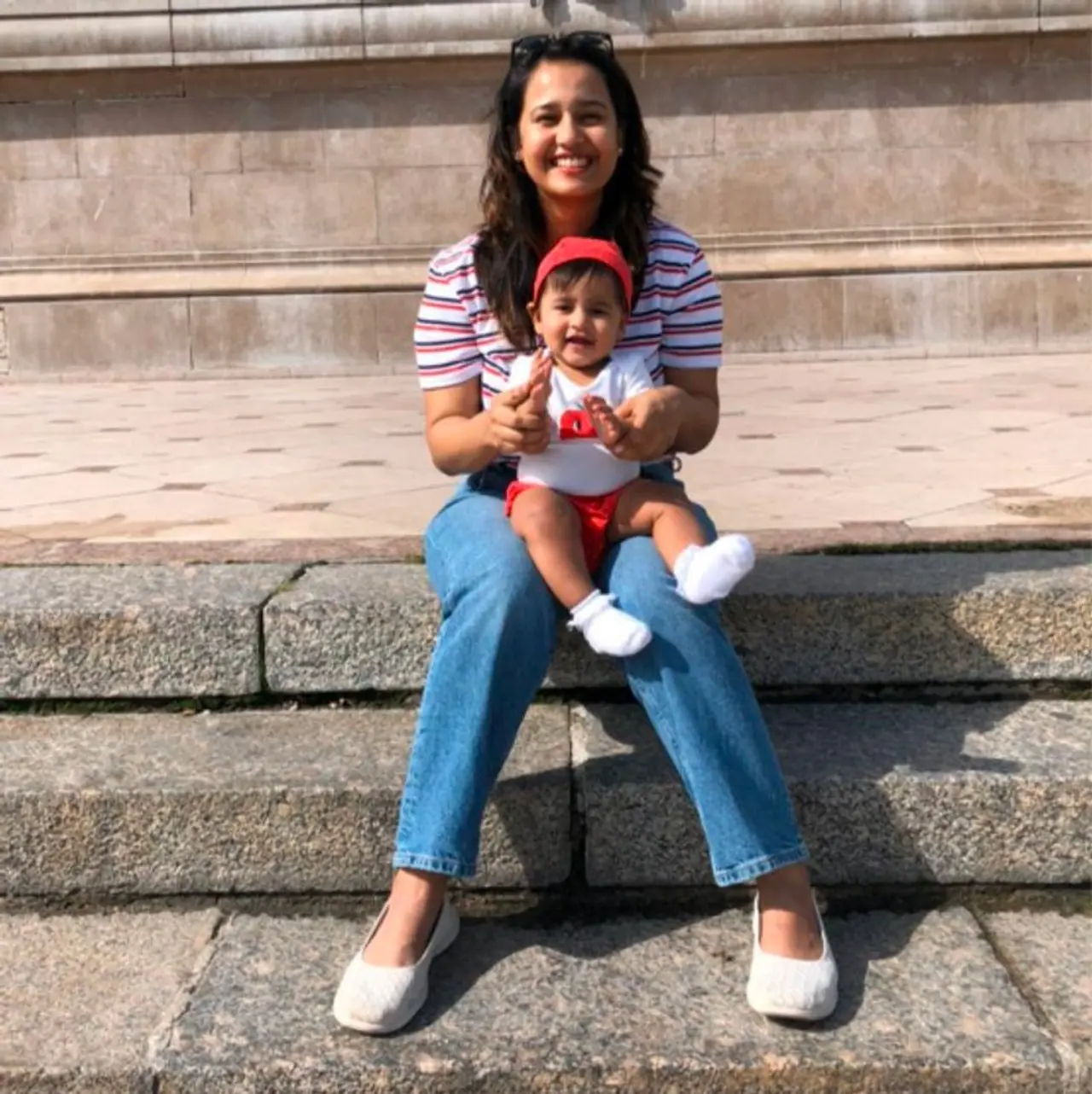 <p>ಕೊರೋನಾಗೆ ವ್ಯಾಕ್ಸಿನ್ ಕಂಡು ಹಿಡಿಯುವ ಬ್ರಿಟನ್ ವೈದ್ಯರ ತಂಡದಲ್ಲಿ ಕೊಡಗಿನ ವೈದ್ಯೆಯೊಬ್ಬರು ಕೆಲಸ ಮಾಡುತ್ತಿದ್ದಾರೆ ಎಂಬುದು ಹೆಮ್ಮೆಯ ವಿಷಯ. ಕೊಡಗಿನ ಮೂಲದ ವೈದ್ಯೆ ಡಾ. ಅಫ್ರೀನ್ ಅಮೀರ್ ಡೆಕ್ಸಾಮಿತಾಸೋನ್ ಎಂಬ ಔಷಧಿ ಸಂಶೋಧನಾ ತಂಡದ ಭಾಗವಾಗಿದ್ದಾರೆ.</p> <p>ಕೊರೋನಾಗೆ ವ್ಯಾಕ್ಸಿನ್ ಕಂಡು ಹಿಡಿಯುವ ಬ್ರಿಟನ್ ವೈದ್ಯರ ತಂಡದಲ್ಲಿ ಕೊಡಗಿನ ವೈದ್ಯೆಯೊಬ್ಬರು ಕೆಲಸ ಮಾಡುತ್ತಿದ್ದಾರೆ ಎಂಬುದು ಹೆಮ್ಮೆಯ ವಿಷಯ. ಕೊಡಗಿನ ಮೂಲದ ವೈದ್ಯೆ ಡಾ. ಅಫ್ರೀನ್ ಅಮೀರ್ ಡೆಕ್ಸಾಮಿತಾಸೋನ್ ಎಂಬ ಔಷಧಿ ಸಂಶೋಧನಾ ತಂಡದ ಭಾಗವಾಗಿದ್ದಾರೆ.</p>