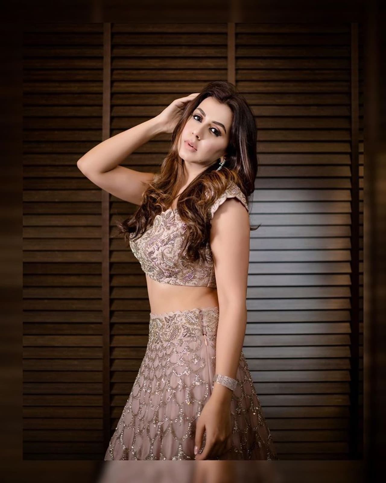 <p>கடந்த ஒன்றரை ஆண்டுகளாக நாம் நிறைய பாடம் கற்றுக் கொண்டிருக்கிறோம். இத்தகைய காலத்தில் நாம் உண்ண உணவும், உறைவிடமும் கிடைக்கப் பெற்றிருப்பதே பெரும் பாக்கியம். நமக்கு அடிப்படை வசதிகள் எல்லாம் கிடைக்கிறது என்றால் நாம் அதற்காக நன்றியுடன் இருக்க வேண்டும். </p> <p>கடந்த ஒன்றரை ஆண்டுகளாக நாம் நிறைய பாடம் கற்றுக் கொண்டிருக்கிறோம். இத்தகைய காலத்தில் நாம் உண்ண உணவும், உறைவிடமும் கிடைக்கப் பெற்றிருப்பதே பெரும் பாக்கியம். நமக்கு அடிப்படை வசதிகள் எல்லாம் கிடைக்கிறது என்றால் நாம் அதற்காக நன்றியுடன் இருக்க வேண்டும். </p>