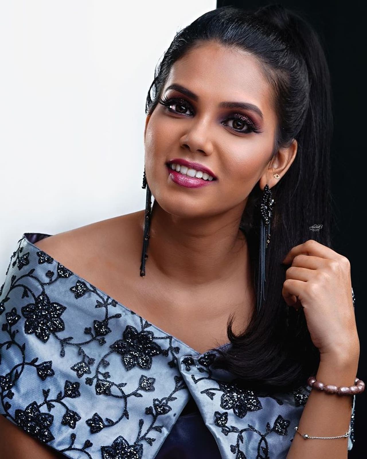 <p>ஹீரோயினாக மாற மாடெல்லிங் போஸ் கொடுத்து பிளான் போடும் ஷாதிக </p> <p>ஹீரோயினாக மாற மாடெல்லிங் போஸ் கொடுத்து பிளான் போடும் ஷாதிக </p>