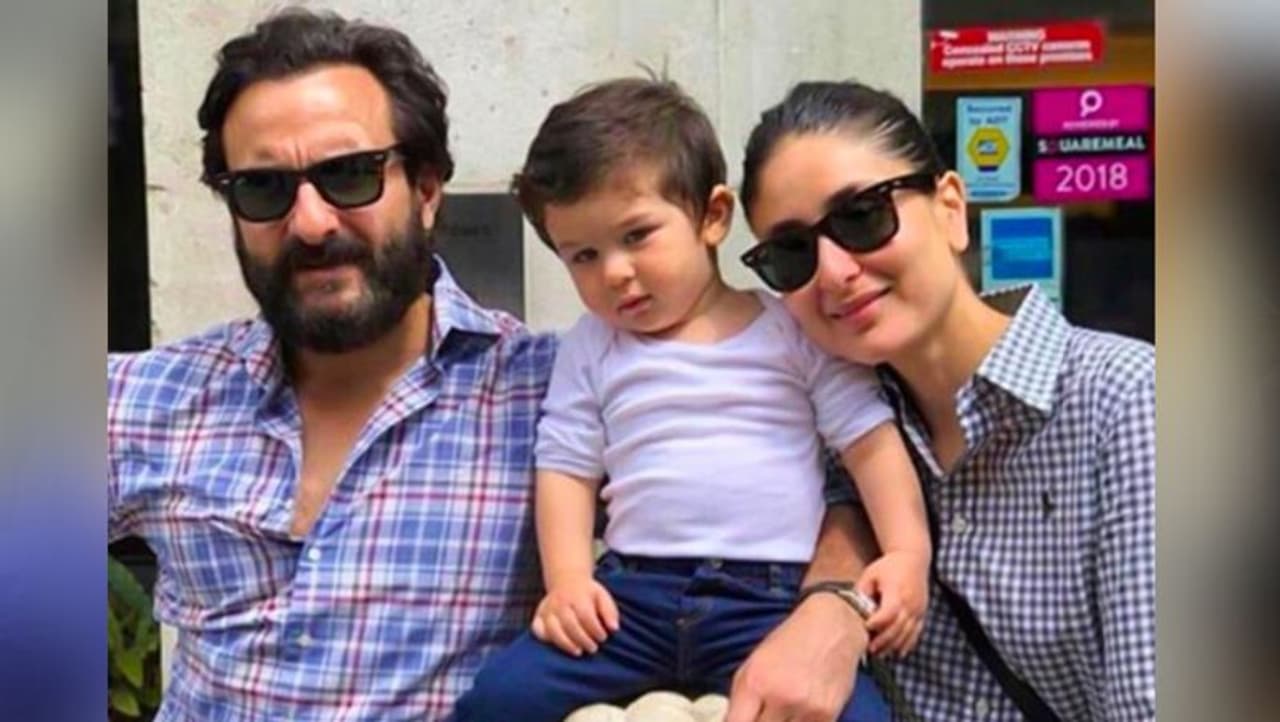 <p>ತೈಮೂರ್ ಆಲಿ ಖಾನ್ ಸ್ಟಾರ್ ಕಪಲ್ ಕರೀನಾ ಕಪೂರ್ ಹಾಗೂ ಸೈಫ್ ಆಲಿ ಖಾನ್ ಪುತ್ರ.</p> <p>ತೈಮೂರ್ ಆಲಿ ಖಾನ್ ಸ್ಟಾರ್ ಕಪಲ್ ಕರೀನಾ ಕಪೂರ್ ಹಾಗೂ ಸೈಫ್ ಆಲಿ ಖಾನ್ ಪುತ್ರ.</p>