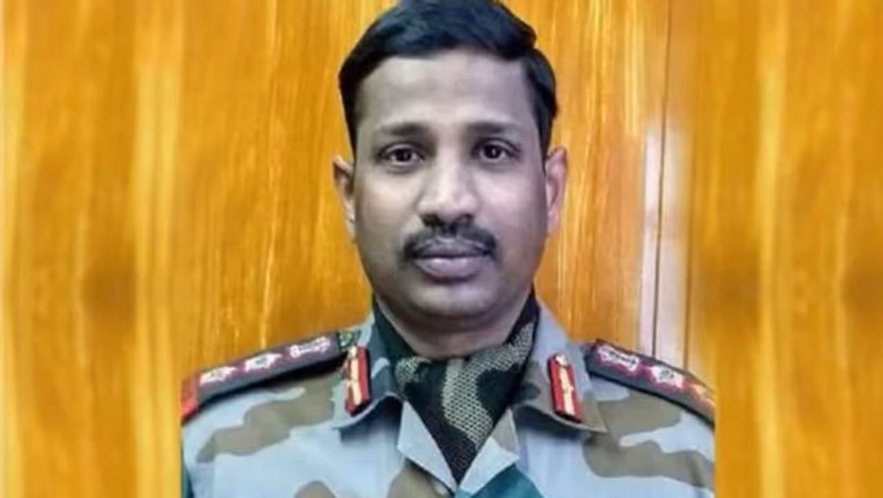 <p><strong>COLONEL BIKUMALLA SANTOSH BABU<br />MAHA VIR CHAKRA (POSTHUMOUS)<br />16TH BATTALION, BIHAR REGIMENT<br /> </strong></p><p>Colonel Bikumalla Santosh Babu, Commanding Officer 16 BIHAR deployed in Galwan Valley (Eastern Ladakh) during Operation SNOW LEOPARD, was tasked to establish an Observation Post in face of the enemy. Organising and briefing his troops about the situation with a sound plan, he successfully executed the task. <br /> </p><p>While holding the position his column faced stiff resistance from the adversary who attacked using lethal and sharp weapons along with heavy stone pelting from adjoining heights. Undaunted by the violent and aggressive action by the overwhelming strength of enemy soldiers, the officer in the true spirit of service before self, continued to resist the enemy’s attempt to pushback Indian troops.<br /> </p><p>Despite being grievously injured, Colonel Bikumalla Santosh Babu led from the front with absolute command and control despite hostile conditions to deter the vicious enemy attack at his position. In the skirmish that broke out and ensuing hand to hand combat with enemy soldiers, he valiantly resisted the enemy attack till his last breath, inspiring and motivating his troops to hold ground. <br /> </p> <p><strong>COLONEL BIKUMALLA SANTOSH BABU<br />MAHA VIR CHAKRA (POSTHUMOUS)<br />16TH BATTALION, BIHAR REGIMENT<br /> </strong></p><p>Colonel Bikumalla Santosh Babu, Commanding Officer 16 BIHAR deployed in Galwan Valley (Eastern Ladakh) during Operation SNOW LEOPARD, was tasked to establish an Observation Post in face of the enemy. Organising and briefing his troops about the situation with a sound plan, he successfully executed the task. <br /> </p><p>While holding the position his column faced stiff resistance from the adversary who attacked using lethal and sharp weapons along with heavy stone pelting from adjoining heights. Undaunted by the violent and aggressive action by the overwhelming strength of enemy soldiers, the officer in the true spirit of service before self, continued to resist the enemy’s attempt to pushback Indian troops.<br /> </p><p>Despite being grievously injured, Colonel Bikumalla Santosh Babu led from the front with absolute command and control despite hostile conditions to deter the vicious enemy attack at his position. In the skirmish that broke out and ensuing hand to hand combat with enemy soldiers, he valiantly resisted the enemy attack till his last breath, inspiring and motivating his troops to hold ground. <br /> </p>