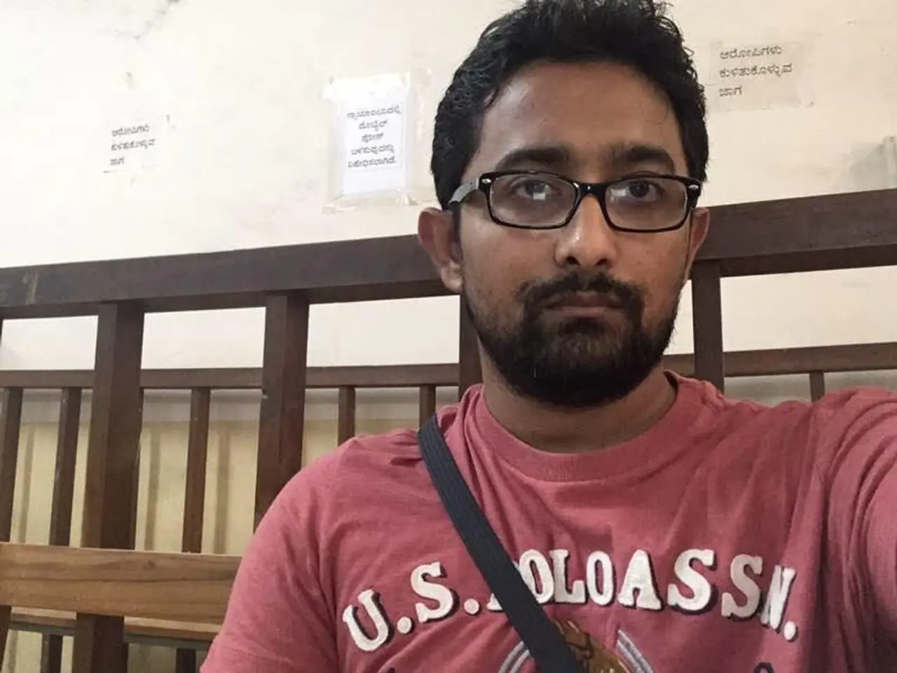 <p>ಉದ್ಯಮಿ ಅಂತೇಳಿ 10 ಕ್ಕೂ ಹೆಚ್ಚು ಯುವತಿಯರ ಸ್ನೇಹ ಬೆಳೆಸಿ ವಂಚಿಸ್ತಿದ್ದ ಖತರ್ನಾಕ್ ಅಸಾಮಿ ಬಂಧನ..!</p> <p>ಉದ್ಯಮಿ ಅಂತೇಳಿ 10 ಕ್ಕೂ ಹೆಚ್ಚು ಯುವತಿಯರ ಸ್ನೇಹ ಬೆಳೆಸಿ ವಂಚಿಸ್ತಿದ್ದ ಖತರ್ನಾಕ್ ಅಸಾಮಿ ಬಂಧನ..!</p>