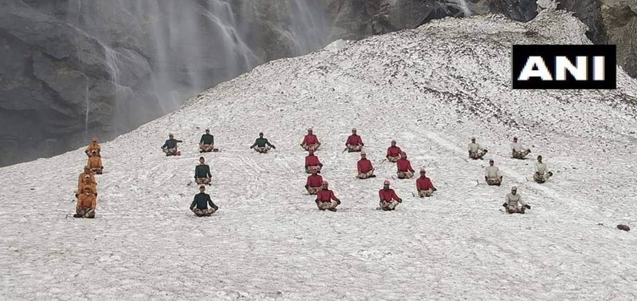 <p>ಆರನೇ ಅಂತರಾಷ್ಟ್ರೀಯ ಯೋದ ದಿನವನ್ನು ವಿಶ್ವದ ಮೂಲೆ ಮೂಲೆಯಲ್ಲೂ ಯೋಗಾಭ್ಯಾಸದ ಮೂಲಕ ಆಚರಿಸಲಾಗುತ್ತಿದೆ</p>