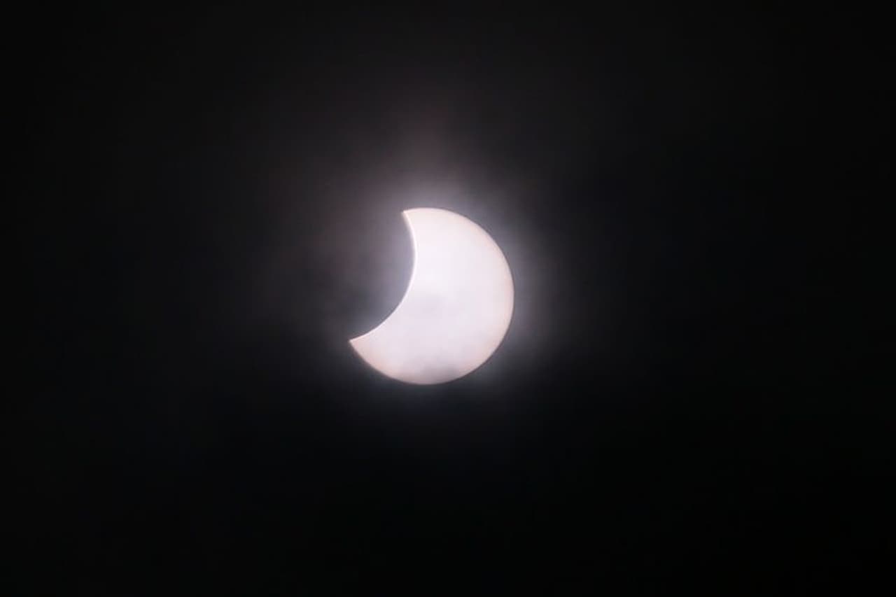 <p>ಬೆಂಗಳೂರಿನಲ್ಲಿ ಬಾನಂಗಳದ ಕೌತುಕ</p> <p>ಬೆಂಗಳೂರಿನಲ್ಲಿ ಬಾನಂಗಳದ ಕೌತುಕ</p>