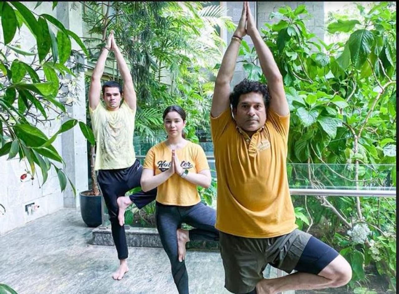 <p>സച്ചിന് പങ്കുവച്ച യോഗ ചിത്രം</p> <p>സച്ചിന് പങ്കുവച്ച യോഗ ചിത്രം</p>