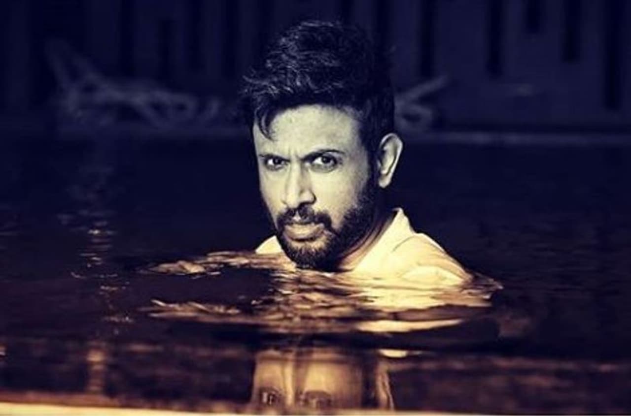 <p>ನಿರ್ದೇಶಕ ಪ್ರಶಾಂತ್ ನೀಲ್ ಕಣ್ಗಾವಲಿನಲ್ಲಿ ಸಿದ್ಧವಾದ ಸ್ಕ್ರಿಪ್ಟ್.</p> <p>ನಿರ್ದೇಶಕ ಪ್ರಶಾಂತ್ ನೀಲ್ ಕಣ್ಗಾವಲಿನಲ್ಲಿ ಸಿದ್ಧವಾದ ಸ್ಕ್ರಿಪ್ಟ್.</p>