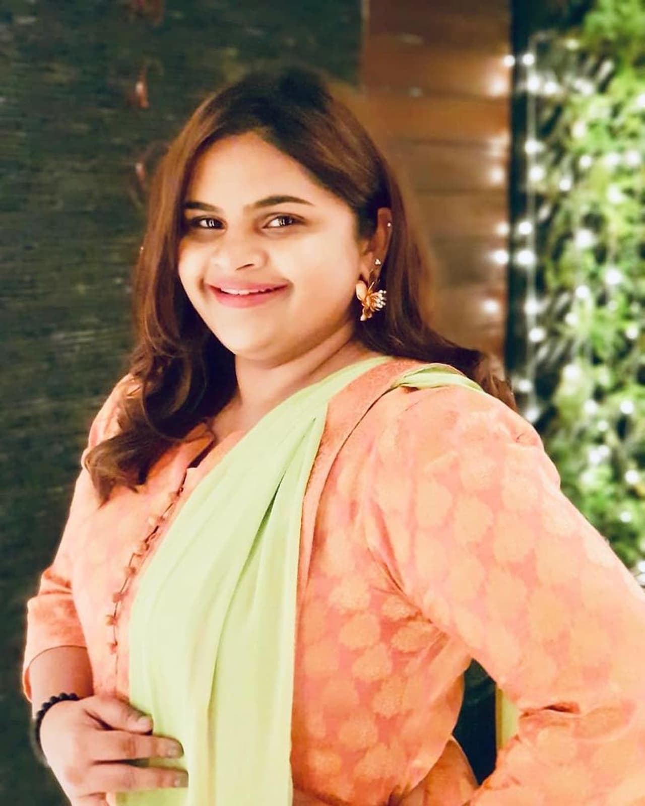 <p>கவுதம் மேனன் இயக்கத்தில் நீதானே என் பொன் வசந்தம் படம் மூலம் தமிழ் சினிமாவில் அறிமுகமானவர் வித்யுலேகா ராமன். இந்த படத்தில் சமந்தாவிற்கு தோழியாக நடித்திருப்பார். </p> <p>கவுதம் மேனன் இயக்கத்தில் நீதானே என் பொன் வசந்தம் படம் மூலம் தமிழ் சினிமாவில் அறிமுகமானவர் வித்யுலேகா ராமன். இந்த படத்தில் சமந்தாவிற்கு தோழியாக நடித்திருப்பார். </p>