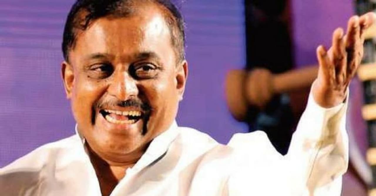 <p>ನಾದಬ್ರಹ್ಮ ಖ್ಯಾತಿಯ ಹಂಸಲೇಖ ಇವರು ಜನಿಸಿದ್ದು ಜೂನ್ 23, 1951 ಮೈಸೂರಿನಲ್ಲಿ. ಕನ್ನಡ ಚಿತ್ರರಂಗದ ಜನಪ್ರಿಯ ಸಂಗೀತ ನಿರ್ದೇಶಕರಲ್ಲಿ ಮುಂಚೂಣಿಯಲ್ಲಿ ನಿಲ್ಲುವ ಇವರ ಮೂಲ ಹೆಸರು "ಗಂಗರಾಜು".</p>