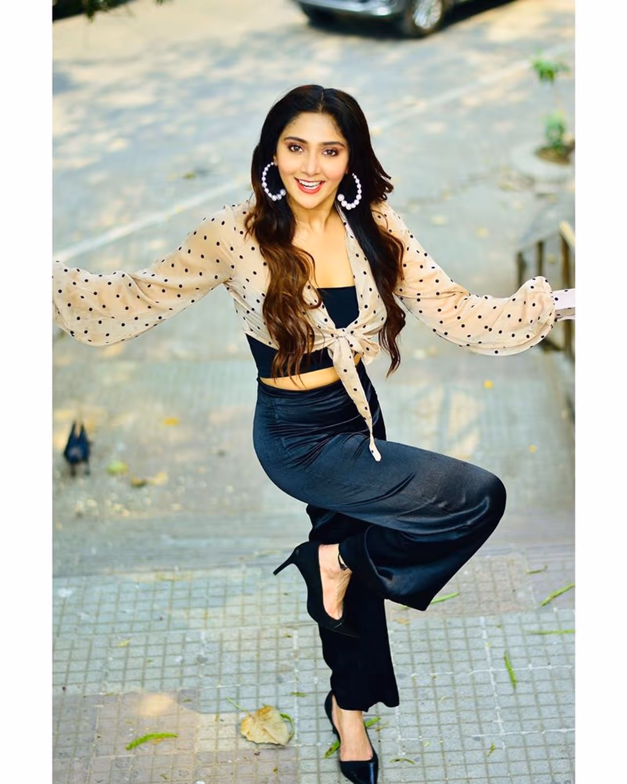 <p>ஸ்டைலாக ஒரு கால் தூக்கி போஸ் கொடுக்கும் நடாஷா </p> <p>ஸ்டைலாக ஒரு கால் தூக்கி போஸ் கொடுக்கும் நடாஷா </p>