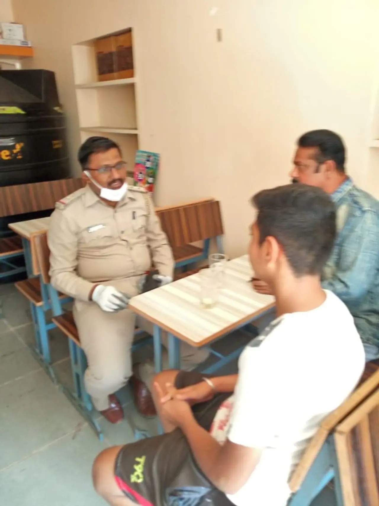 <p>ಈ ಘಟನೆ ನಡೆದಿರೋದು ಗದಗ ಜಿಲ್ಲೆಯ ಗಜೇಂದ್ರಗಡ ಪಟ್ಟಣದಲ್ಲಿ&nbsp;</p>