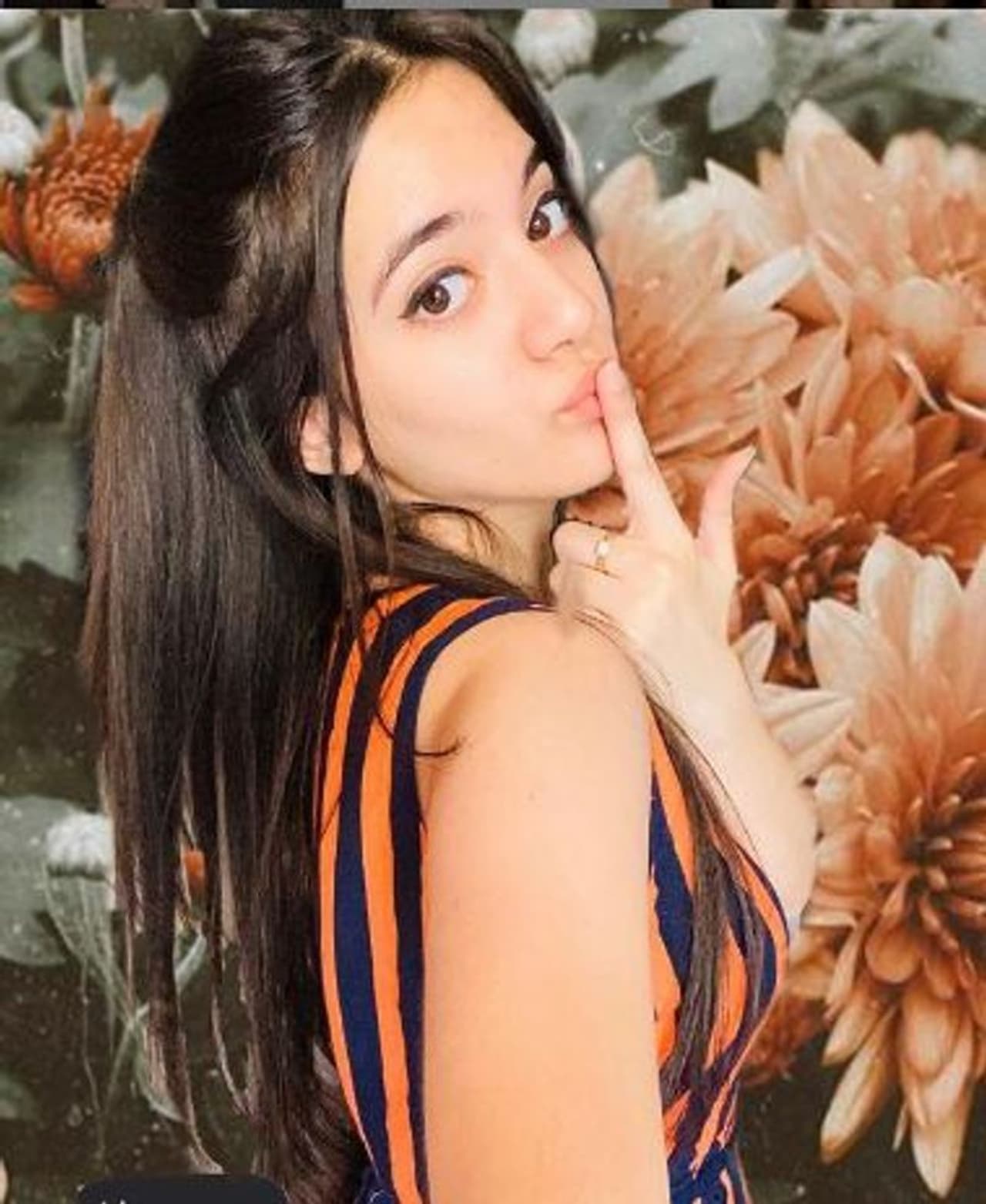 <p>டிக் டாக் செயலி மூலம் பலர் தொடர்ந்து பிரபலமாகி வருகிறார்கள். அந்த வகையில், குட்டி குட்டி டான்ஸ் போட்டு செம்ம பிரபலமானவர்.</p> <p>டிக் டாக் செயலி மூலம் பலர் தொடர்ந்து பிரபலமாகி வருகிறார்கள். அந்த வகையில், குட்டி குட்டி டான்ஸ் போட்டு செம்ம பிரபலமானவர்.</p>