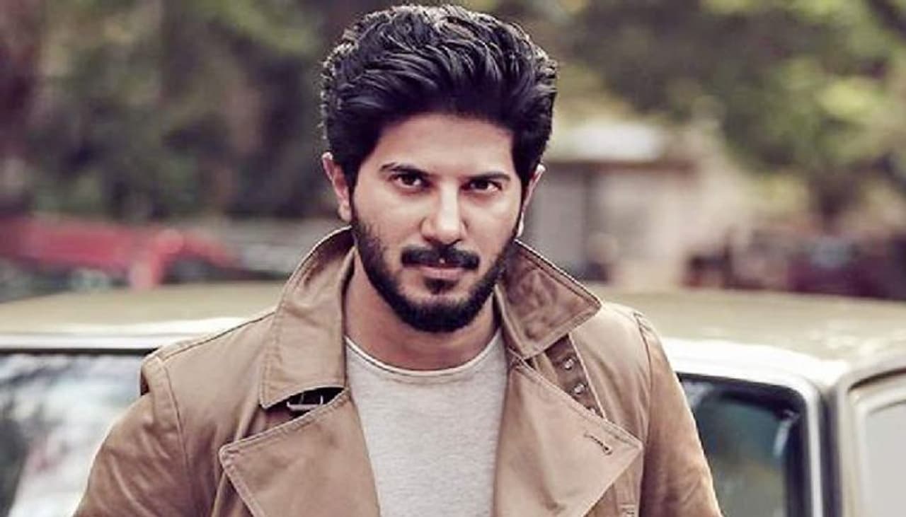 <p>ಲುಕ್ ಮತ್ತು ನಟನಾ ಕೌಶಲ್ಯದಿಂದಾಗಿ ಮಾಲಿವುಡ್ ಹಾರ್ಟ್ ಥ್ರೋಬ್ ದುಲ್ಕರ್ ಸಲ್ಮಾನ್ ಸಖತ್ ಫ್ಯಾನ್ಸ್ ಹೊಂದಿದ್ದಾರೆ.</p> <p>ಲುಕ್ ಮತ್ತು ನಟನಾ ಕೌಶಲ್ಯದಿಂದಾಗಿ ಮಾಲಿವುಡ್ ಹಾರ್ಟ್ ಥ್ರೋಬ್ ದುಲ್ಕರ್ ಸಲ್ಮಾನ್ ಸಖತ್ ಫ್ಯಾನ್ಸ್ ಹೊಂದಿದ್ದಾರೆ.</p>