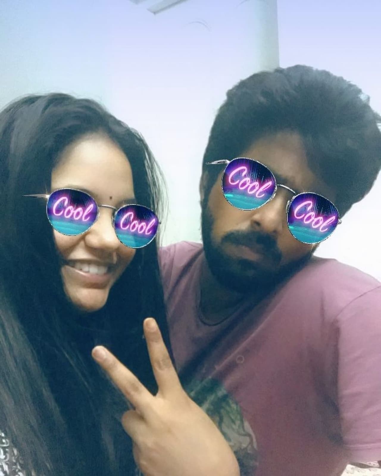 <p>தமிழ் சினிமாவின் முன்னணி இசையமைப்பாளராகவு, இளம் நடிகராகவும் வலம் வந்து கொண்டிருப்பவர் ஜி.வி.பிரகாஷ். அதேபோல் சைந்தவியும் முன்னணி பாடகியாக வலம் வருகிறார்.&nbsp;</p>