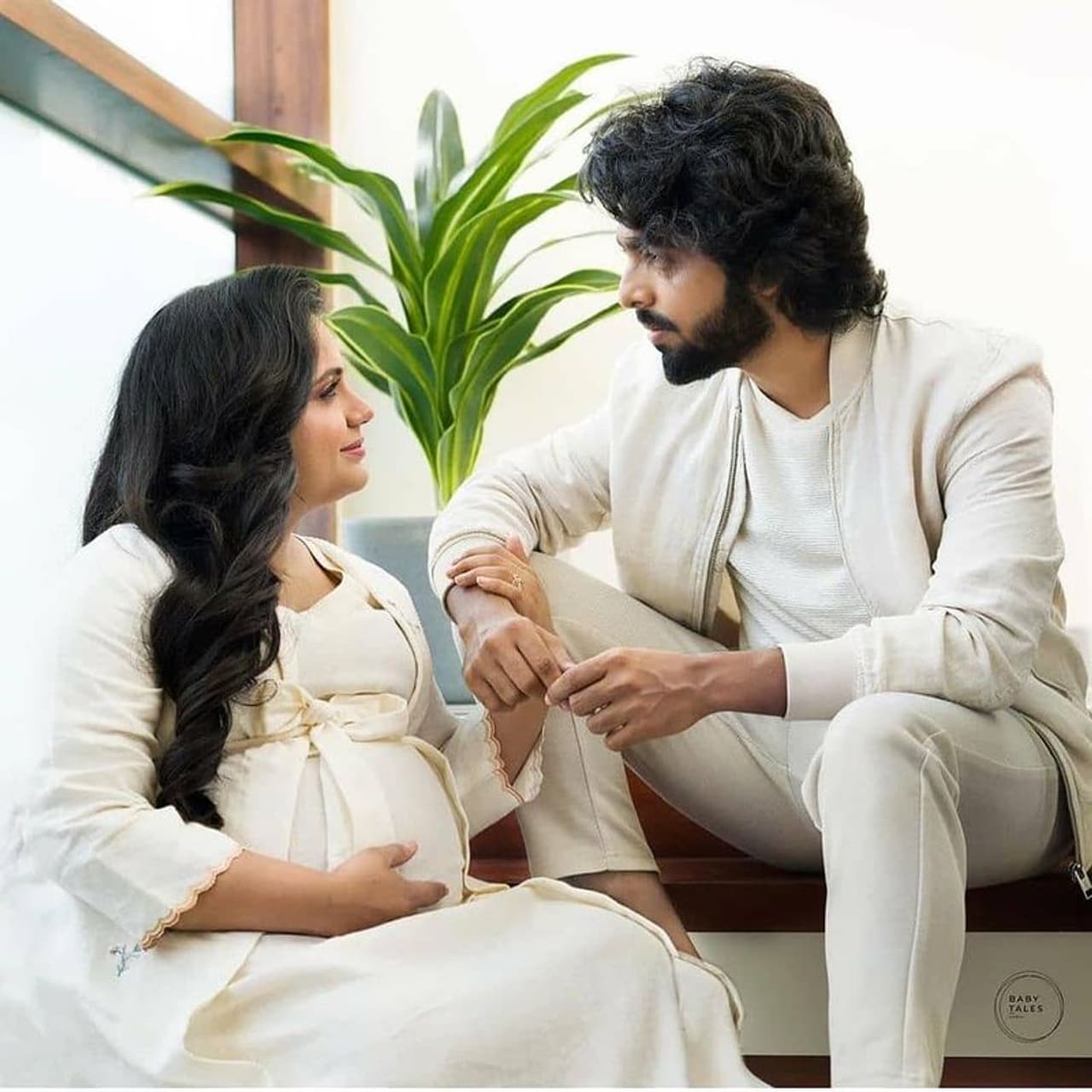 <p>ஜிவி பிரகாஷின் மனைவி பின்னணி பாடகி சைந்தவி </p> <p>ஜிவி பிரகாஷின் மனைவி பின்னணி பாடகி சைந்தவி </p>