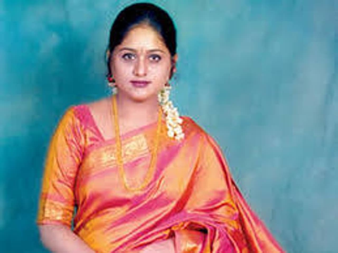 <p>பெப்சி உமா ஒரு எம்.பி.ஏ பட்டதாரியான இவர் 1990 ஆம் ஆண்டு தூர்தர்ஷன் தொலைக்காட்சியில் தொகுப்பாளராக அறிமுகமானார். பின் பிரபல தொலைக்காட்சியில் "வாங்க வாழ்த்தலாம்" என்கிற நிகழ்ச்சியை தொகுத்து வழங்கினார். </p> <p>பெப்சி உமா ஒரு எம்.பி.ஏ பட்டதாரியான இவர் 1990 ஆம் ஆண்டு தூர்தர்ஷன் தொலைக்காட்சியில் தொகுப்பாளராக அறிமுகமானார். பின் பிரபல தொலைக்காட்சியில் "வாங்க வாழ்த்தலாம்" என்கிற நிகழ்ச்சியை தொகுத்து வழங்கினார். </p>