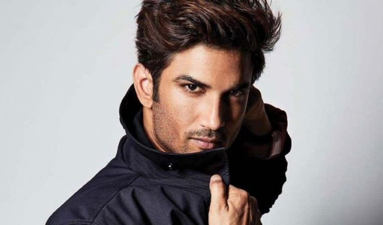 <p style="text align: justify;">బాలీవుడ్ యంగ్ హీరో సుశాంత్ సింగ్ రాజ్పుత్ మృతి చెంది వారం రోజులు దాటినా కుటుంబ సభ్యులు సినీ వర్గాలతో పాటు అభిమానుల కూడా ఆయన్ను మరిచిపోలేకపోతున్నారు. ఈ నేపథ్యంలో సుశాంత్ సింగ్ రాజ్పుత్కు సంబంధించిన రకరకాల వార్తలు సోషల్ మీడియాలో వైరల్ అవుతున్నాయి. ఈ నేపథ్యంలో తాజాగా సుశాంత్ గతంలో ఇచ్చిన ఓ ఇంటర్వ్యూకు సంబంధించి కొన్ని విశేషాలు ఇప్పుడు అభిమానుల గుండె బరువెక్కేలా చేస్తున్నాయి.</p> <p style="text align: justify;">బాలీవుడ్ యంగ్ హీరో సుశాంత్ సింగ్ రాజ్పుత్ మృతి చెంది వారం రోజులు దాటినా కుటుంబ సభ్యులు సినీ వర్గాలతో పాటు అభిమానుల కూడా ఆయన్ను మరిచిపోలేకపోతున్నారు. ఈ నేపథ్యంలో సుశాంత్ సింగ్ రాజ్పుత్కు సంబంధించిన రకరకాల వార్తలు సోషల్ మీడియాలో వైరల్ అవుతున్నాయి. ఈ నేపథ్యంలో తాజాగా సుశాంత్ గతంలో ఇచ్చిన ఓ ఇంటర్వ్యూకు సంబంధించి కొన్ని విశేషాలు ఇప్పుడు అభిమానుల గుండె బరువెక్కేలా చేస్తున్నాయి.</p>