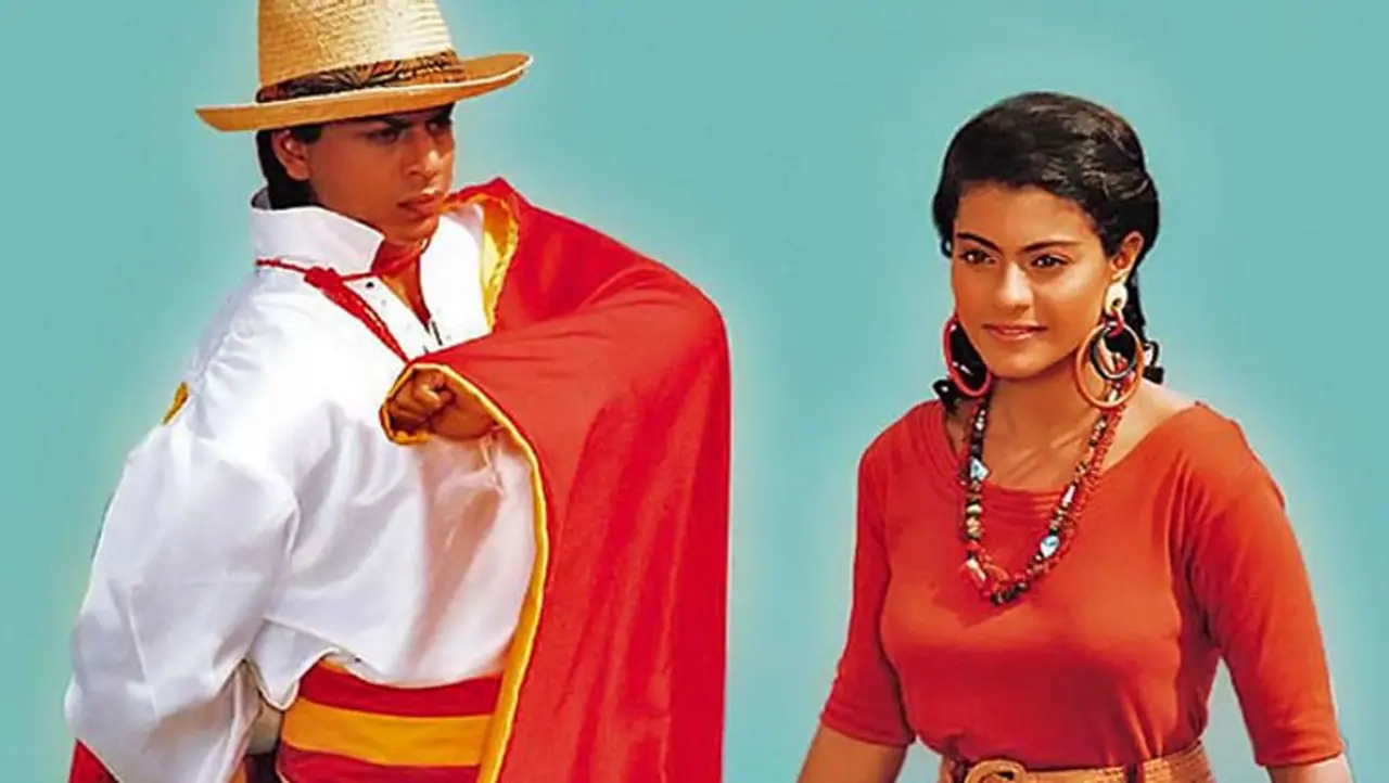 <p>ಸೂಪರ್ ಹಿಟ್ ಸಿನಿಮಾ ಬಾಜಿಗರ್ನಲ್ಲಿ ಮೊದಲ ಬಾರಿಗೆ ಒಟ್ಟಿಗೆ ನಟಿಸಿದ ಶಾರುಖ್ ಕಾಜೋಲ್.</p> <p>ಸೂಪರ್ ಹಿಟ್ ಸಿನಿಮಾ ಬಾಜಿಗರ್ನಲ್ಲಿ ಮೊದಲ ಬಾರಿಗೆ ಒಟ್ಟಿಗೆ ನಟಿಸಿದ ಶಾರುಖ್ ಕಾಜೋಲ್.</p>