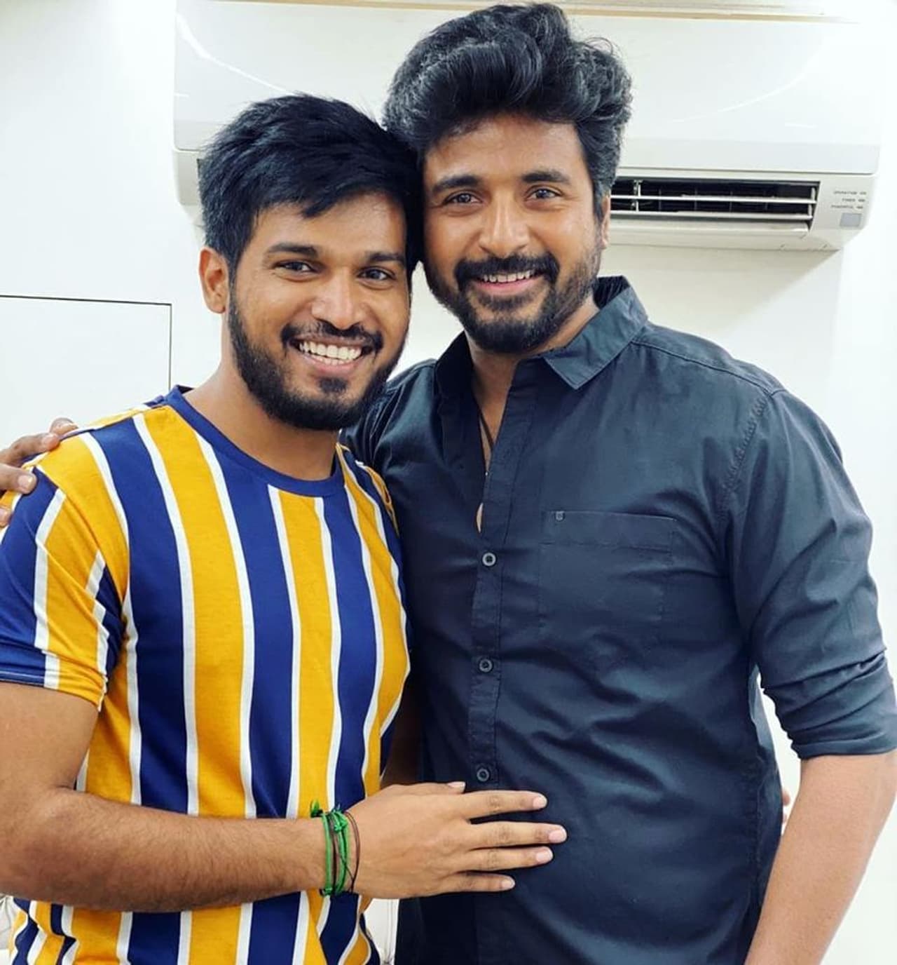 <p>ரக்ஷன் சிவா கார்த்திகேயன் போல&nbsp;ஆவப்போறாரா&nbsp; அவரை பின்பற்றும் ரக்ஷன்&nbsp;</p>