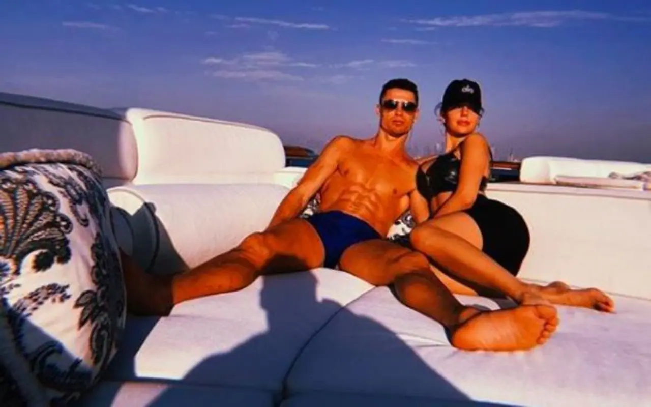 <p>Portuguese football sensation Cristiano Ronaldo is undoubtedly a modern day great and needs no explanation. Meanwhile, outside his football popularity, he is also famous for his glamorous personal life, involving his model girlfriend, Georgina Rodriguez.</p> <p>Portuguese football sensation Cristiano Ronaldo is undoubtedly a modern day great and needs no explanation. Meanwhile, outside his football popularity, he is also famous for his glamorous personal life, involving his model girlfriend, Georgina Rodriguez.</p>