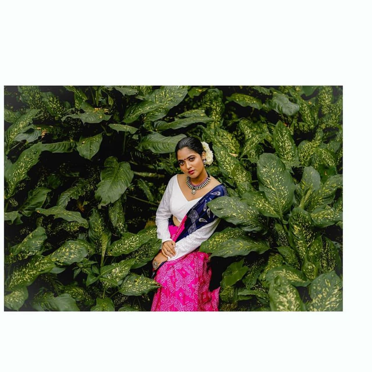 <p>பூவுக்குள் ஒளிந்து இருக்கும் நந்தனாவின் ரகசியம் என்ன ?</p> <p>பூவுக்குள் ஒளிந்து இருக்கும் நந்தனாவின் ரகசியம் என்ன ?</p>