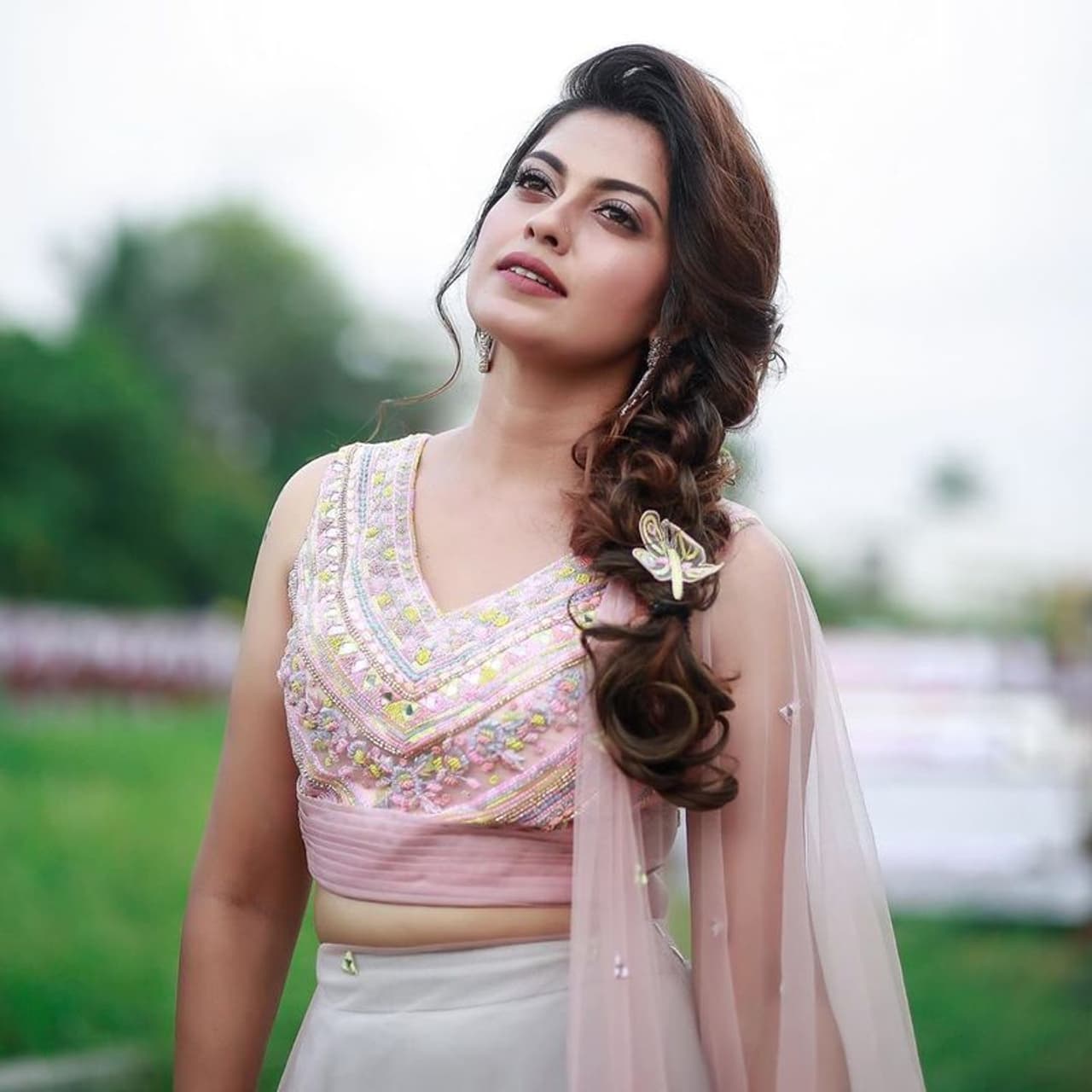 <p>மிதமான அழகில் ரசிகர்களை கவரும் அனுஸ்ரீ </p> <p>மிதமான அழகில் ரசிகர்களை கவரும் அனுஸ்ரீ </p>