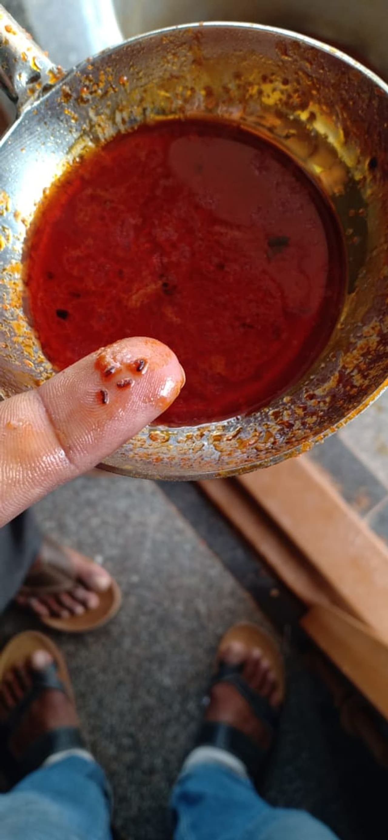 <p>ಕ್ವಾರಂಟೈನ್ ಕೇಂದ್ರದಲ್ಲಿ ಉತ್ತಮ ಆಹಾರ ನೀಡುತ್ತಿಲ್ಲ ಎಂದು ಕ್ವಾರಂಟೈನ್ ಜನರ ಆರೋಪ</p>