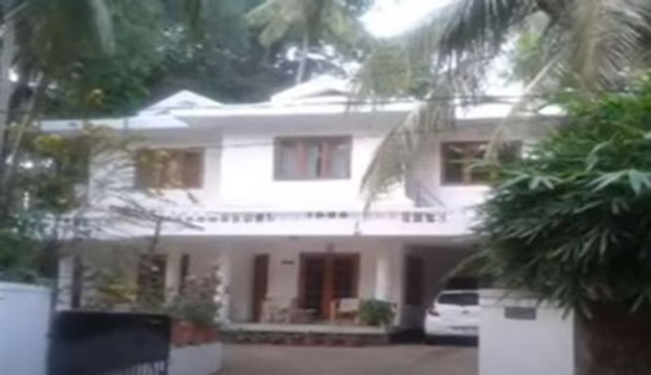 <p>இது நயன்தாராவிற்கு சொந்தமாக கேரளாவில் அமைந்துள்ள வீடு </p> <p>இது நயன்தாராவிற்கு சொந்தமாக கேரளாவில் அமைந்துள்ள வீடு </p>