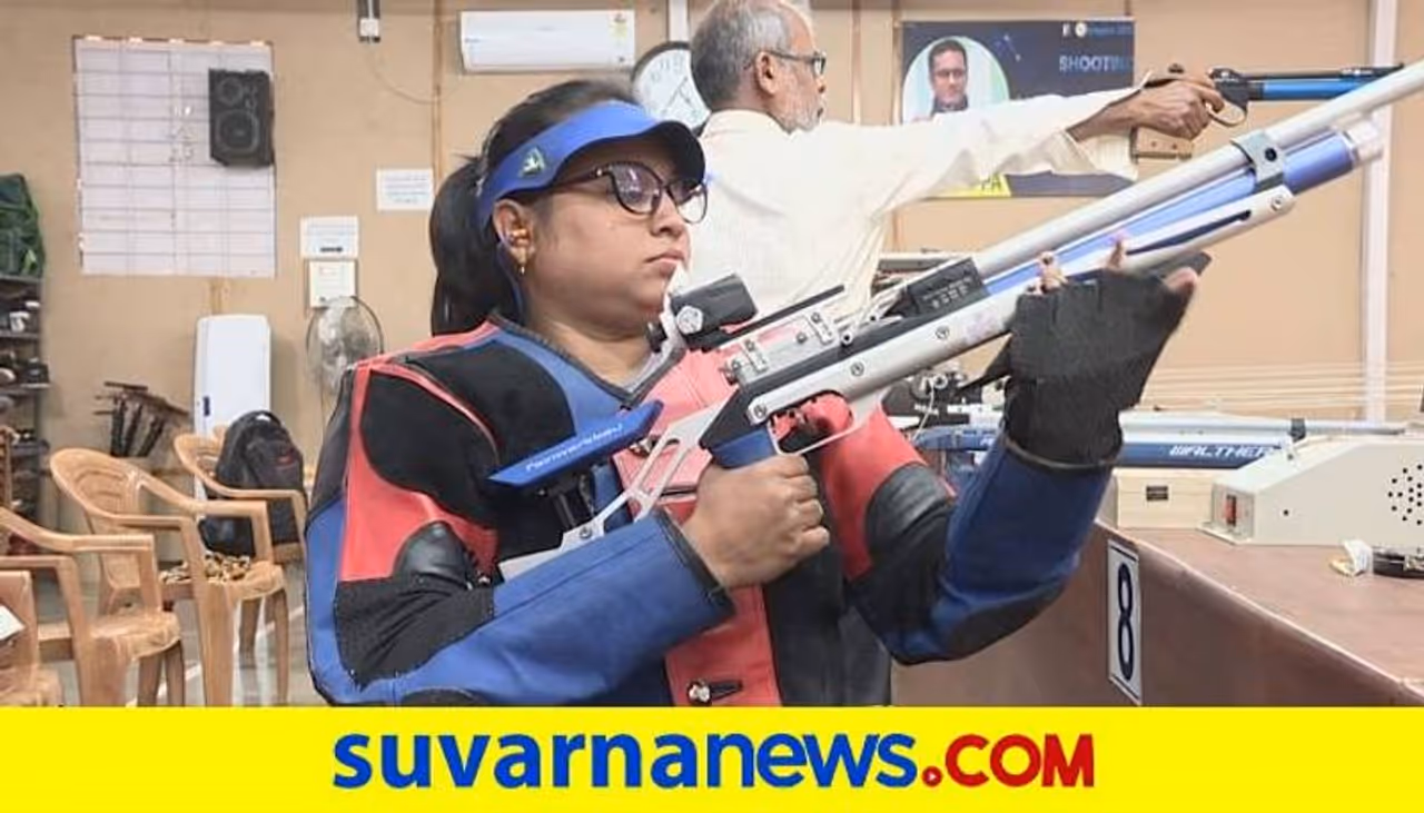 <p>ತತ್ವದರ್ಶ ಹಾಸ್ಪಿಟಲ್ ಬಳಿಯಿರುವ ಹುಬ್ಬಳ್ಳಿ ಶೂಟಿಂಗ್ ಅಕಾಡೆಮಿಯಲ್ಲಿ ಜೂಮ್ ಆಪ್ ಮೂಲಕ ನಡೆದ ಮೊದಲ ಸುತ್ತಿನ ಸ್ಪರ್ಧೆ. ಭಾನುವಾರ ಸಂಜೆ 5.30 ಕ್ಕೆ ಇಟಲಿ ಜತೆಗೆ ನಡೆದ ಮೊದಲ ಸುತ್ತಿನ ಸ್ಪರ್ಧೆ ಮುಕ್ತಾಯವಾಗಿದ್ದು, ಭಾರತದ ತಂಡದಲ್ಲಿದ್ದ ಕೃಷ್ಣಕುಮಾರ್, ಇಶಾಂಕ್ ಅಹುಜಾ ಜತೆಗೆ ಹುಬ್ಬಳ್ಳಿಯ ಜ್ಯೋತಿ ಭಾಗವಹಿಸಿದ್ದರು. ಮುಂದಿನ ಸ್ಪರ್ಧೆ ಜು. 11 ರಂದು ಆಸ್ಟ್ರೇಲಿಯಾ ವಿರುದ್ದ ನಡೆಯಲಿದೆ .</p> <p>ತತ್ವದರ್ಶ ಹಾಸ್ಪಿಟಲ್ ಬಳಿಯಿರುವ ಹುಬ್ಬಳ್ಳಿ ಶೂಟಿಂಗ್ ಅಕಾಡೆಮಿಯಲ್ಲಿ ಜೂಮ್ ಆಪ್ ಮೂಲಕ ನಡೆದ ಮೊದಲ ಸುತ್ತಿನ ಸ್ಪರ್ಧೆ. ಭಾನುವಾರ ಸಂಜೆ 5.30 ಕ್ಕೆ ಇಟಲಿ ಜತೆಗೆ ನಡೆದ ಮೊದಲ ಸುತ್ತಿನ ಸ್ಪರ್ಧೆ ಮುಕ್ತಾಯವಾಗಿದ್ದು, ಭಾರತದ ತಂಡದಲ್ಲಿದ್ದ ಕೃಷ್ಣಕುಮಾರ್, ಇಶಾಂಕ್ ಅಹುಜಾ ಜತೆಗೆ ಹುಬ್ಬಳ್ಳಿಯ ಜ್ಯೋತಿ ಭಾಗವಹಿಸಿದ್ದರು. ಮುಂದಿನ ಸ್ಪರ್ಧೆ ಜು. 11 ರಂದು ಆಸ್ಟ್ರೇಲಿಯಾ ವಿರುದ್ದ ನಡೆಯಲಿದೆ .</p>