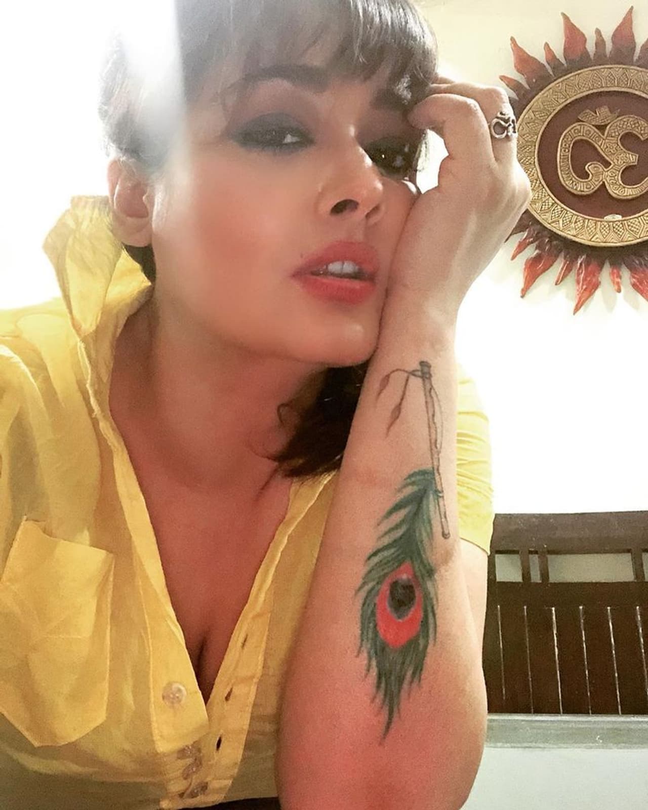 <p>நடிகர் விக்ரம் நடிப்பில் வெளியான “ஜெமினி” படம் மூலம் தமிழில் அறிமுகமானவர் நடிகை கிரண். ஒரே படத்தில் தமிழில் ஓஹோ என கிடைத்த புகழால், அஜித்துக்கு ஜோடியாக ‘வில்லன் ‘, கமலுக்கு ஜோடியாக ‘அன்பே சிவம்’, ‘திருமலை’, 'வின்னர்' உள்ளிட்ட பல படங்களில் நடித்து பிரபலமானார்.</p>