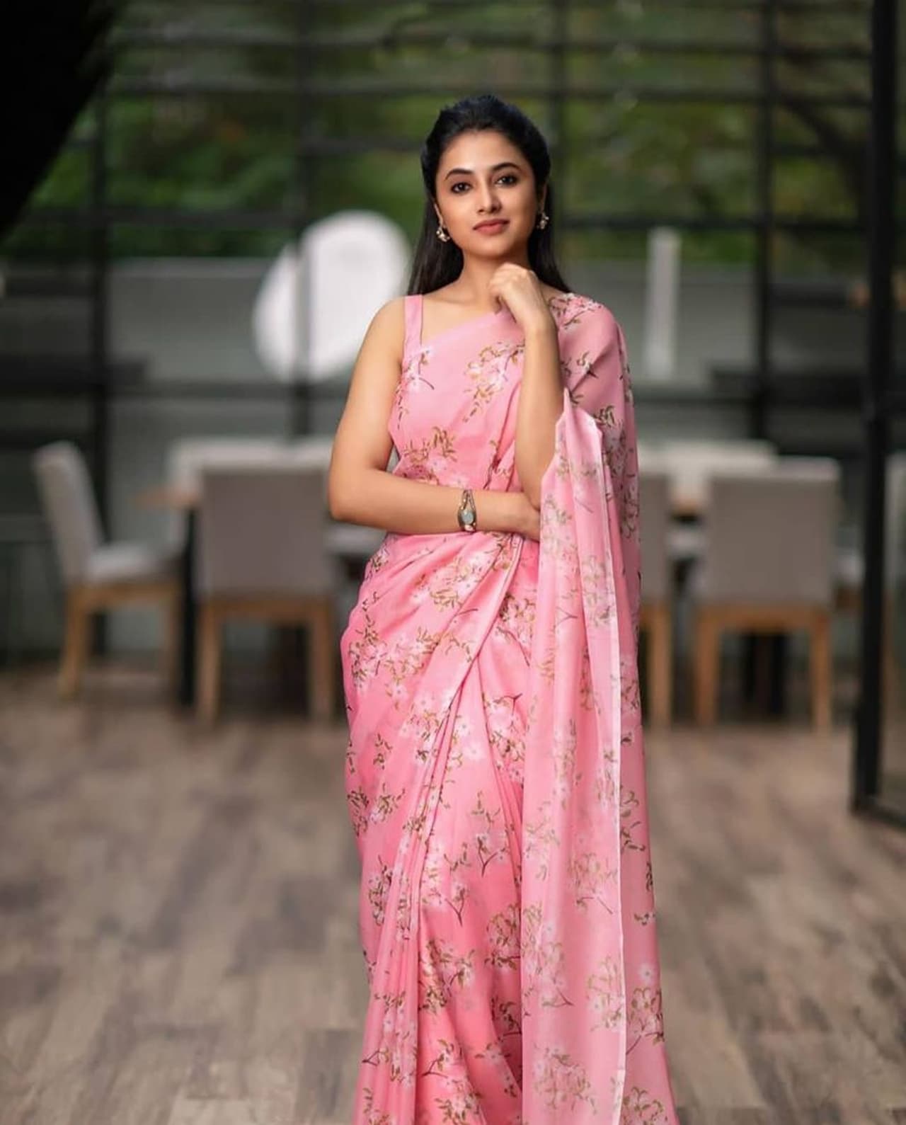 <p>பிங்க் நிற உடையில் நச்சுனு இருக்கும் பிரியங்கா </p> <p>பிங்க் நிற உடையில் நச்சுனு இருக்கும் பிரியங்கா </p>