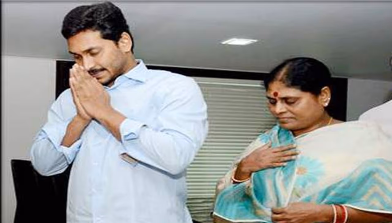 <p>ఆంధ్రప్రదేశ్ రాజకీయ ముఖ చిత్రం 2019 ఎన్నికలవ్వగానే ఒకింత డల్ గా కనబడింది. జగన్ అఖండ విజయం, కేవలం 23 సీట్లకే పరిమితమయిపోయిన చంద్రబాబు, పోటీ చేసిన రెండు సీట్లలోనూ ఓటమి కళ్యాణ్, ఖాతా తెరవలేకపోయిన బీజేపీ. అన్ని వెరసి రాజకీయంగా జగన్ దూకుడు మాత్రమే కనబడుతుంది అని భావించారంతా. </p> <p>ఆంధ్రప్రదేశ్ రాజకీయ ముఖ చిత్రం 2019 ఎన్నికలవ్వగానే ఒకింత డల్ గా కనబడింది. జగన్ అఖండ విజయం, కేవలం 23 సీట్లకే పరిమితమయిపోయిన చంద్రబాబు, పోటీ చేసిన రెండు సీట్లలోనూ ఓటమి కళ్యాణ్, ఖాతా తెరవలేకపోయిన బీజేపీ. అన్ని వెరసి రాజకీయంగా జగన్ దూకుడు మాత్రమే కనబడుతుంది అని భావించారంతా. </p>