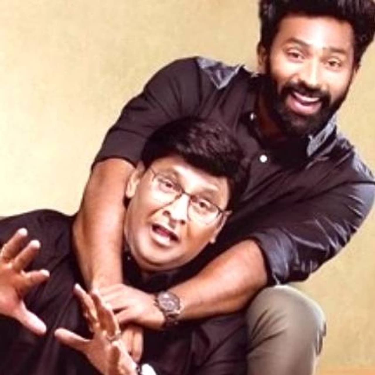 <p>தமிழ் திரையுலகில் திரைக்கதையில் பிச்சு உதறி தனிப்பெருமை சேர்த்தவர் இயக்குநர் கே.பாக்யராஜ். நடிகர், முன்னணி இயக்குநர் என பல தளங்களிலும் வெற்றியாளராக வலம் வந்தவர். </p> <p>தமிழ் திரையுலகில் திரைக்கதையில் பிச்சு உதறி தனிப்பெருமை சேர்த்தவர் இயக்குநர் கே.பாக்யராஜ். நடிகர், முன்னணி இயக்குநர் என பல தளங்களிலும் வெற்றியாளராக வலம் வந்தவர். </p>