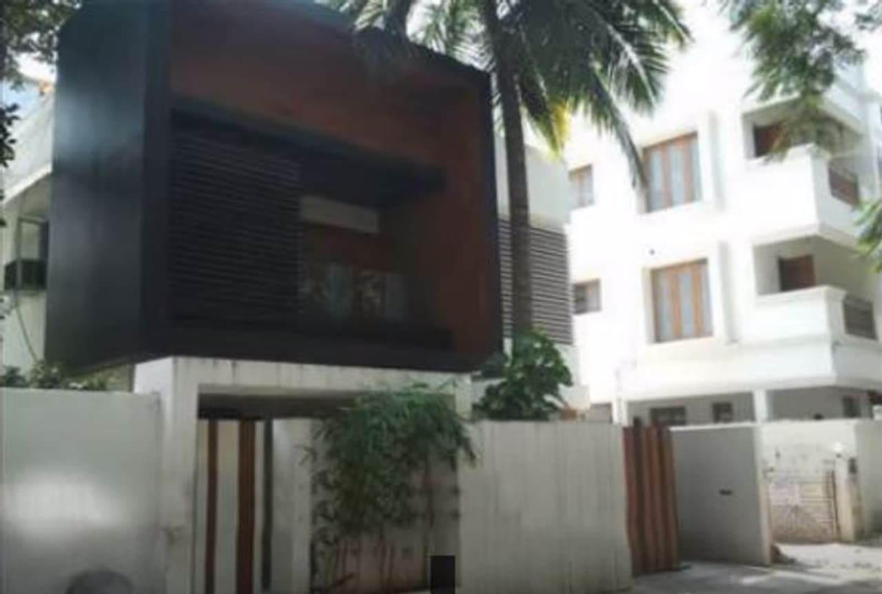 <p>இது தான் நடிகர் சூர்யா ஜோதிகா தங்கள் மகன், மகளோடு வாழ்ந்து வரும் வீடு </p> <p>இது தான் நடிகர் சூர்யா ஜோதிகா தங்கள் மகன், மகளோடு வாழ்ந்து வரும் வீடு </p>