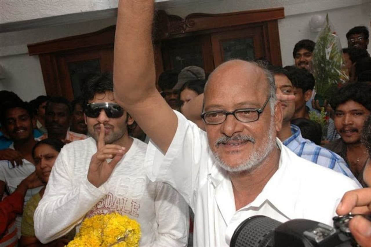 <p>ప్రభాస్ రేర్, అన్సీన్ ఫోటోస్</p> <p>ప్రభాస్ రేర్, అన్సీన్ ఫోటోస్</p>